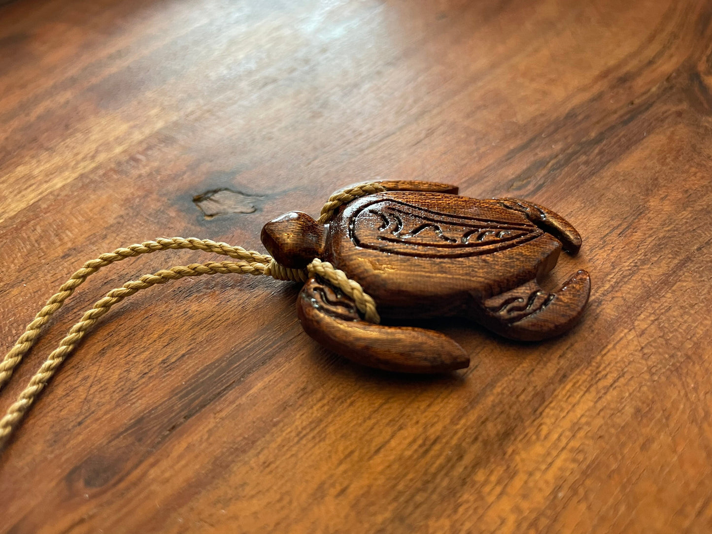 Handcarved Koa Wood Sea Turtle Necklace – Polynesian Honu Jewelry