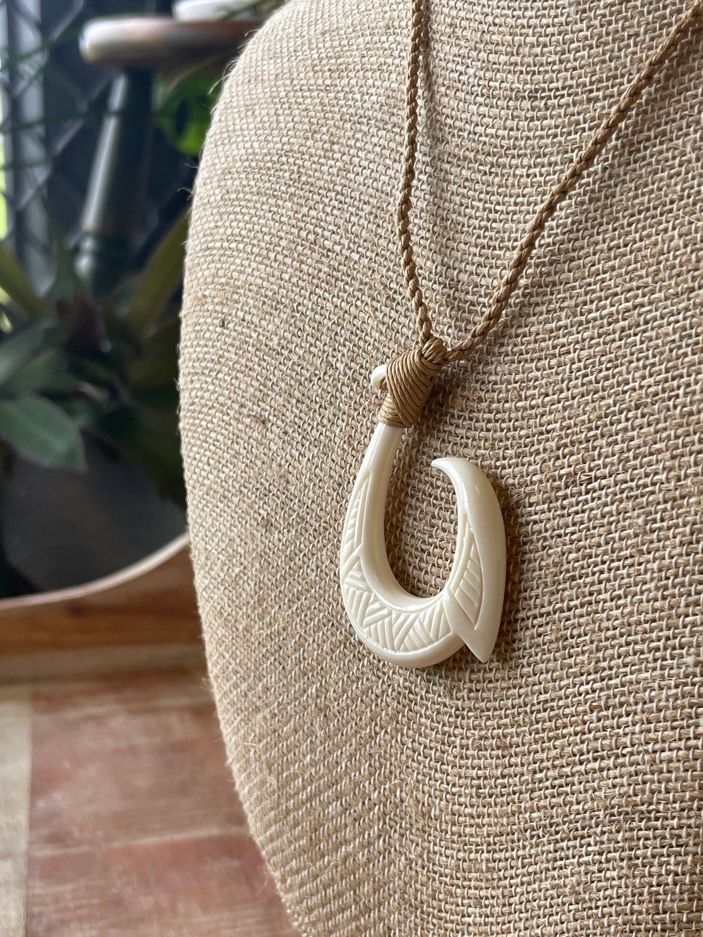 Hand Carved Bone Fish Hook Necklace: Micronesian Polynesian Makau