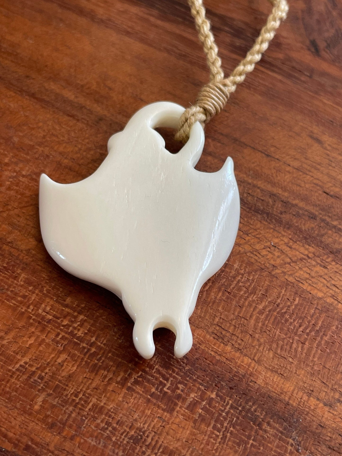 Hand Carved Buffalo Bone Manta Ray Necklace – Polynesian Freedom Symbol