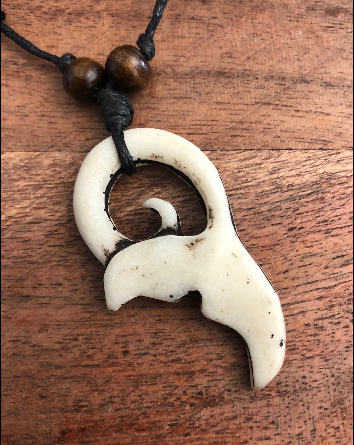 Simple Whale Tail Bone & Resin Adjustable Necklace