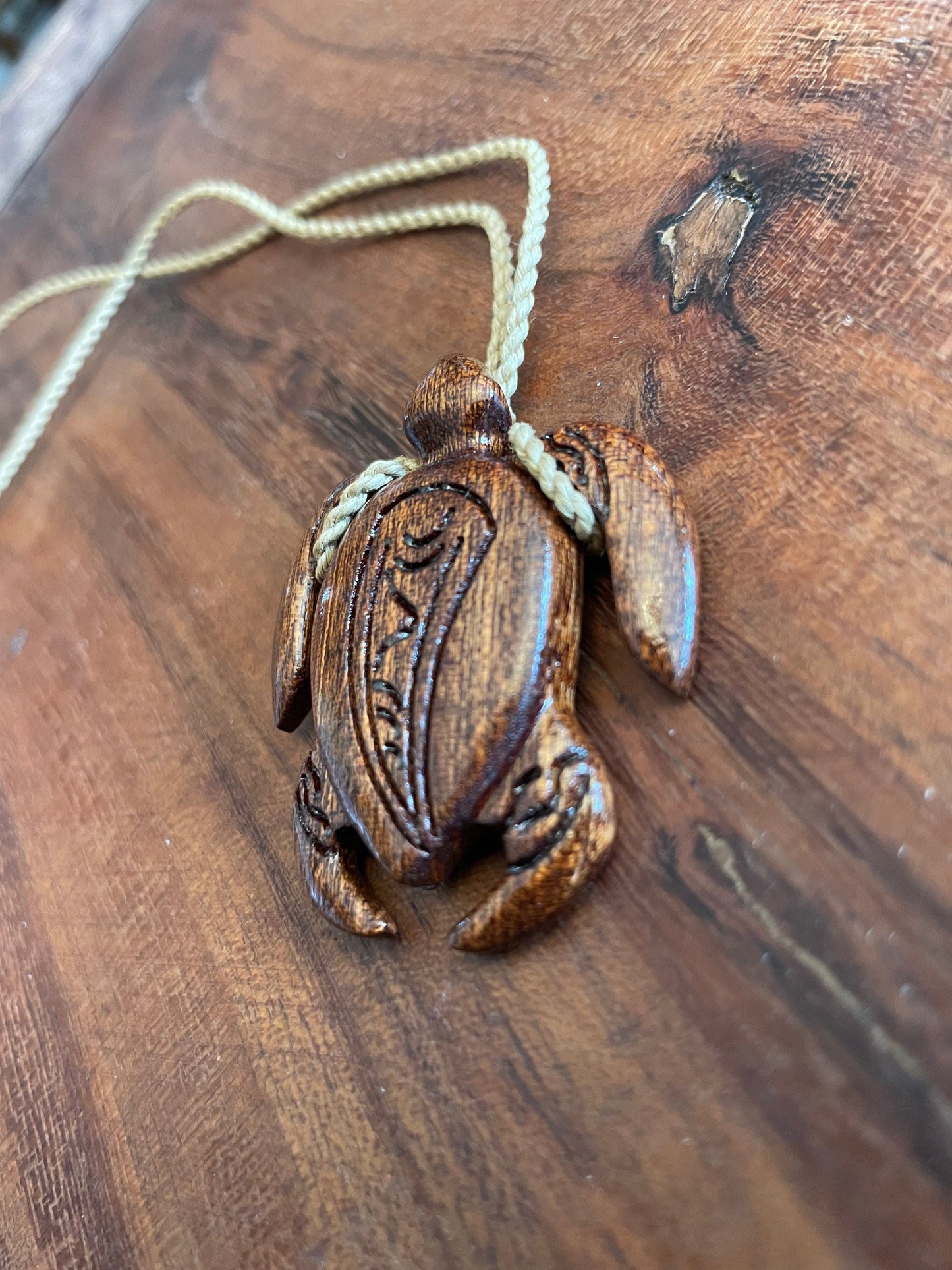 Handcarved Koa Wood Sea Turtle Necklace – Polynesian Honu Jewelry