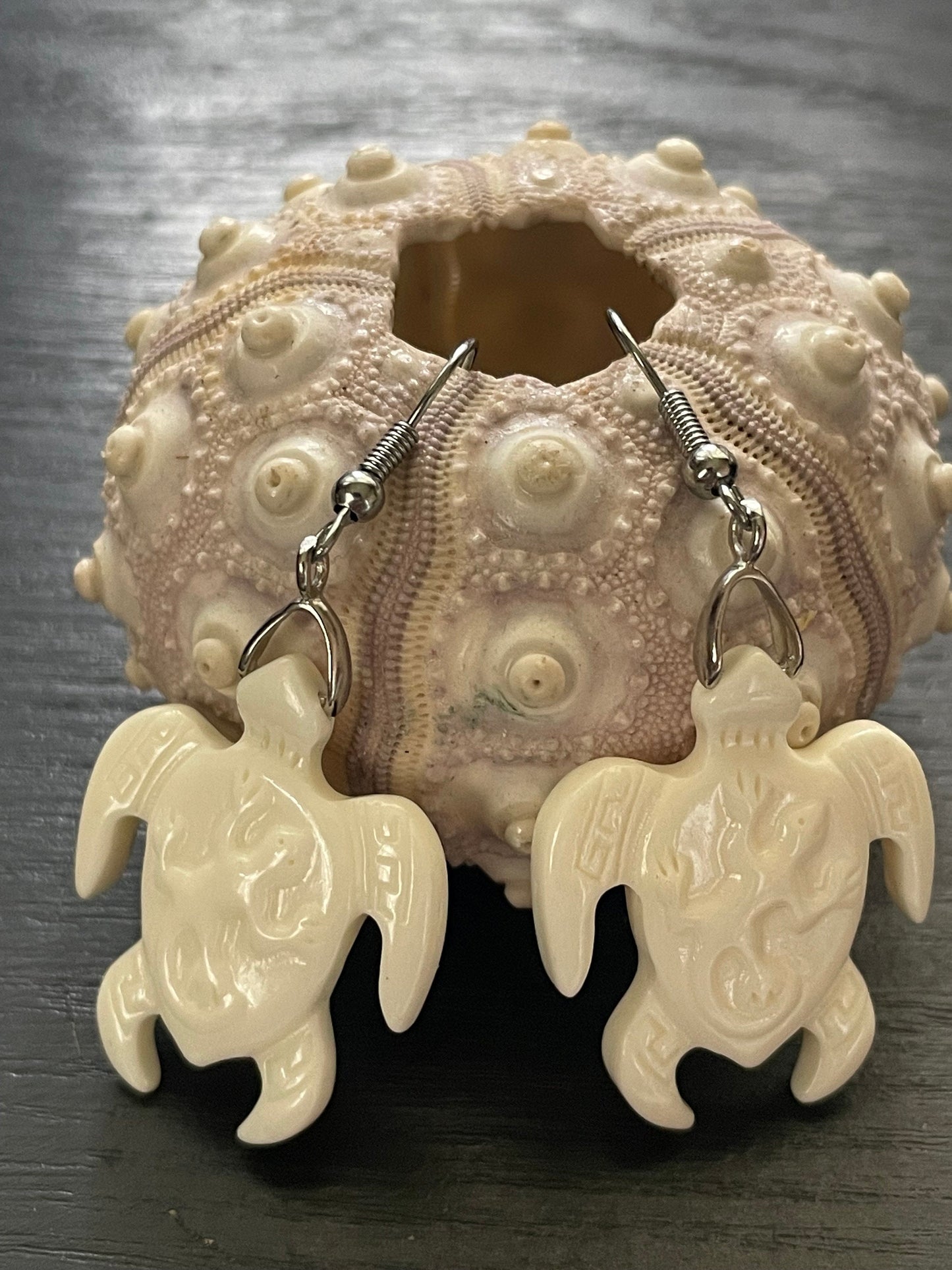 Bone Sea Turtle Dangle Earrings - Polynesian Pili Engraved Honu