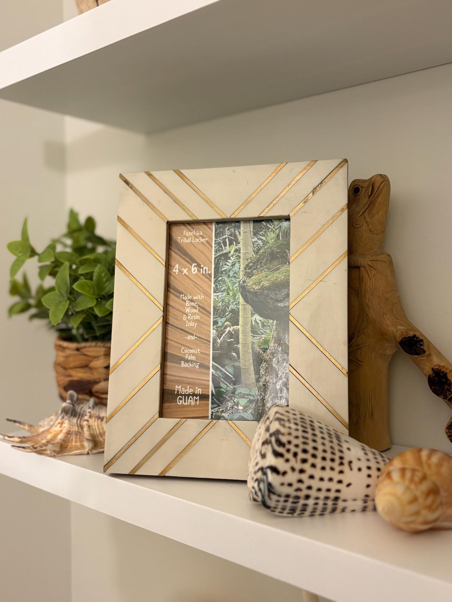 Beautiful Unique Polynesian - Micronesian Bone & Wood Inlay 4x6 Picture Frame