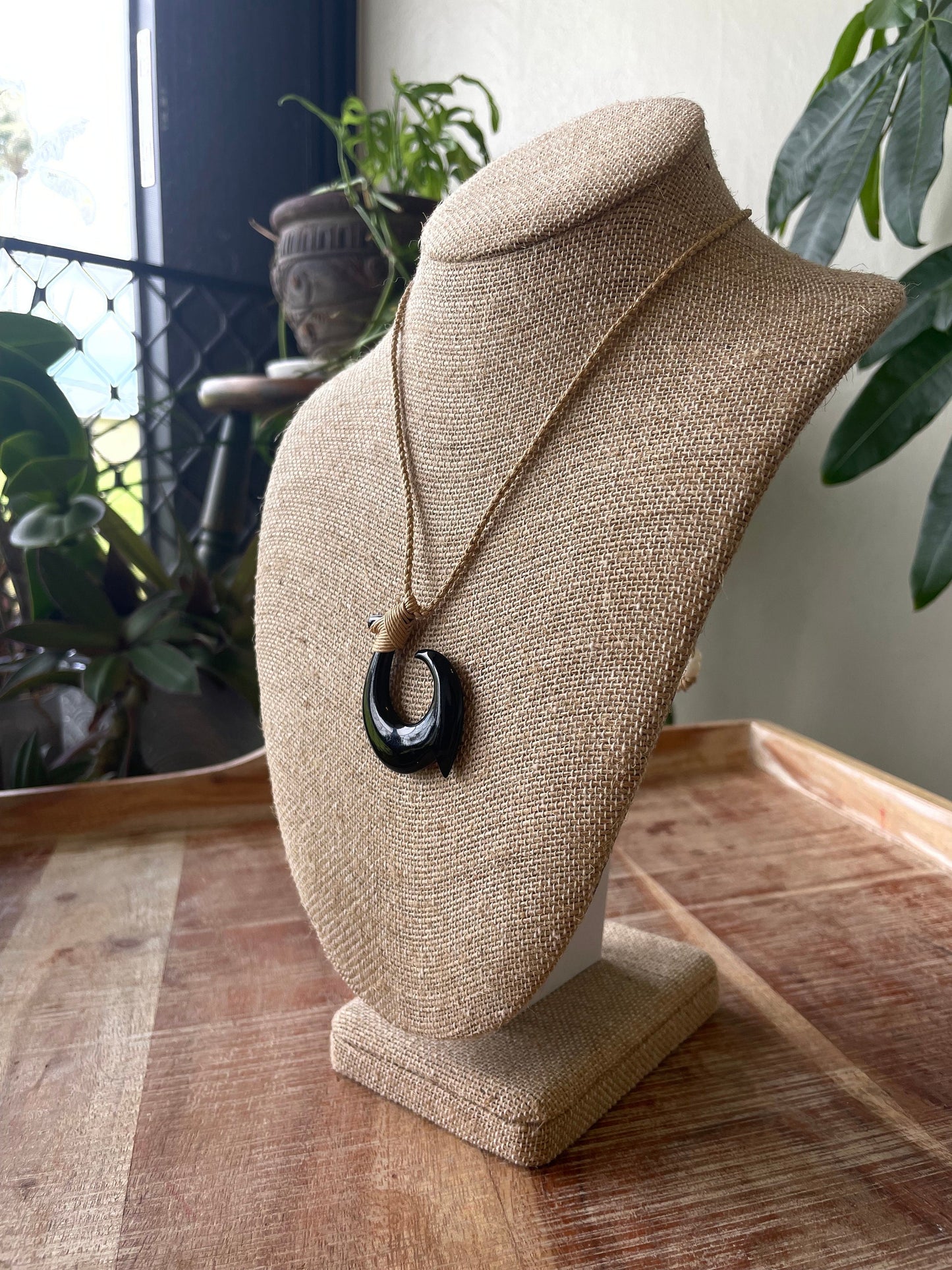 Hand Carved Buffalo Horn Bone Hei Makau Necklace – Polynesian Fish Hook