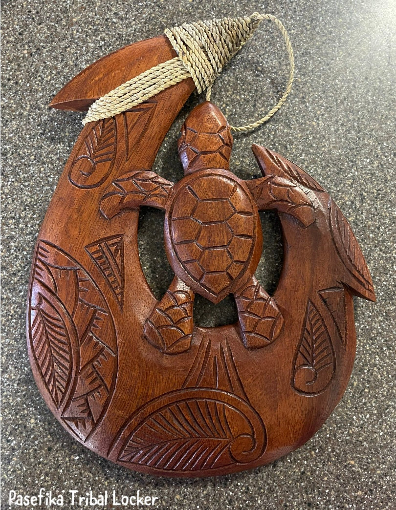 Hand-Carved Sea Hibiscus Makau – Tribal Honu Turtle Plaque