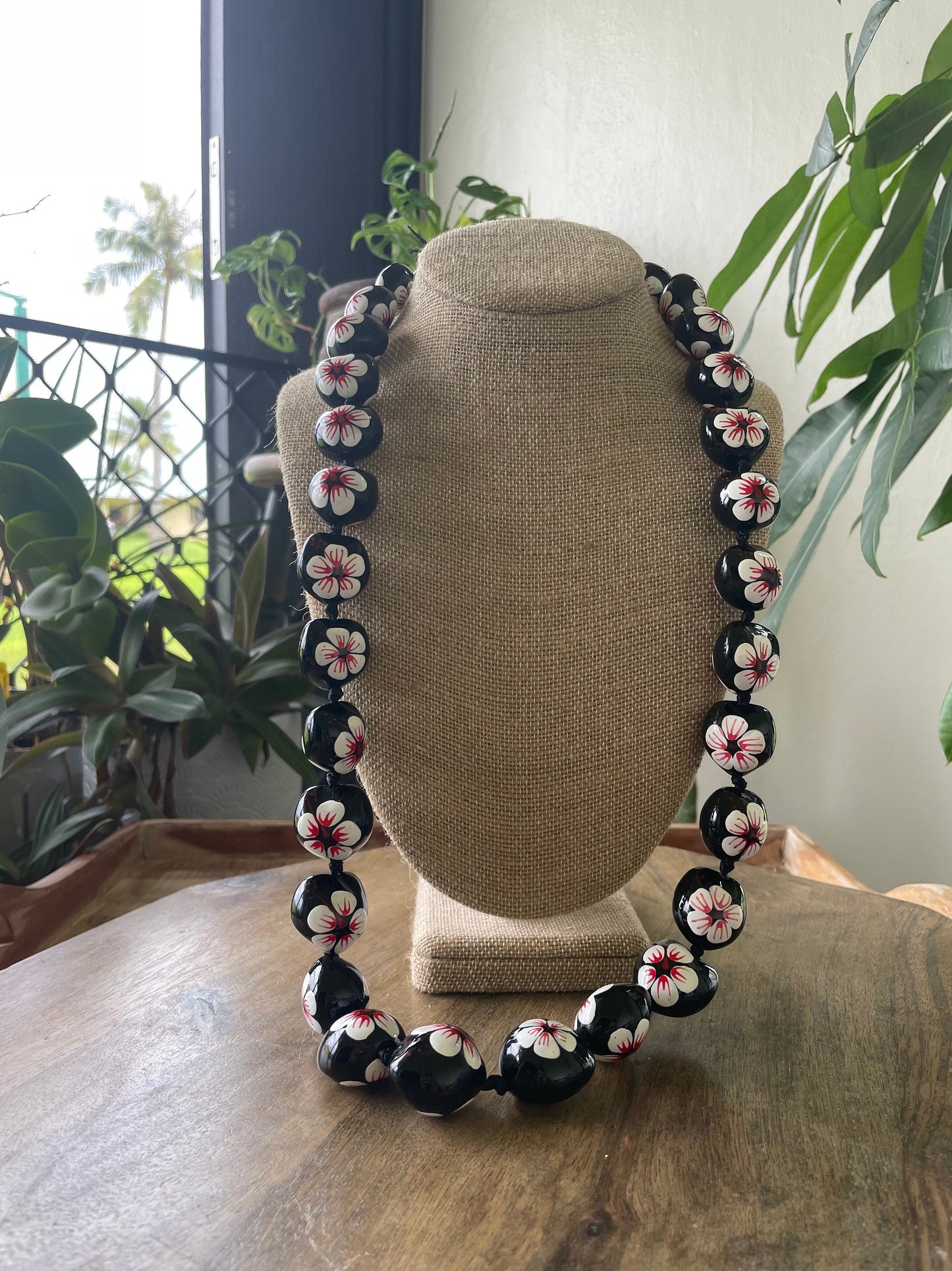 Hand-Painted Kukui Nut Lei: White & Pink Hibiscus, Ribbon Tie