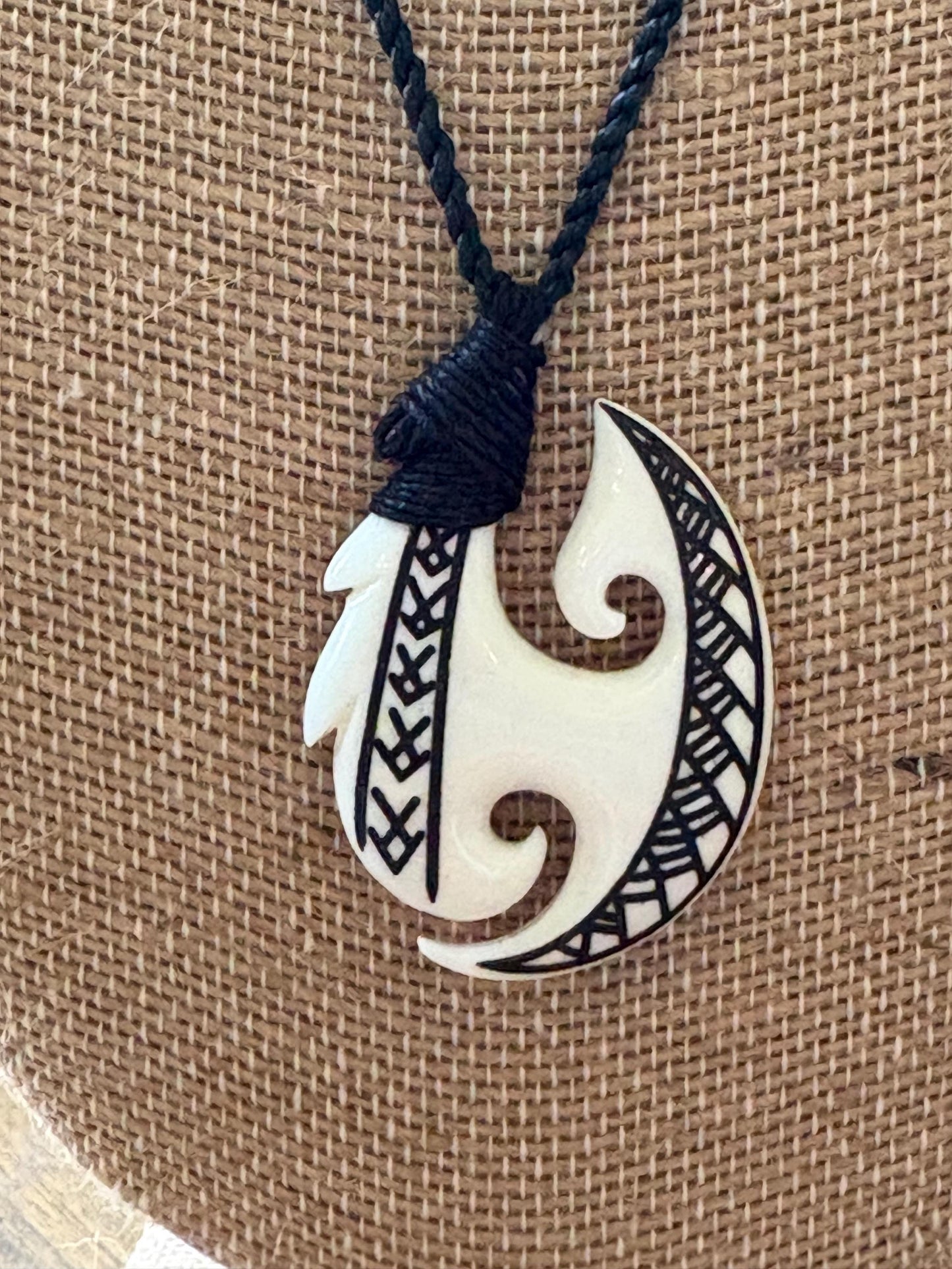 Hand Carved Bone Fish Hook Necklace: Micronesian Polynesian Makau Lei
