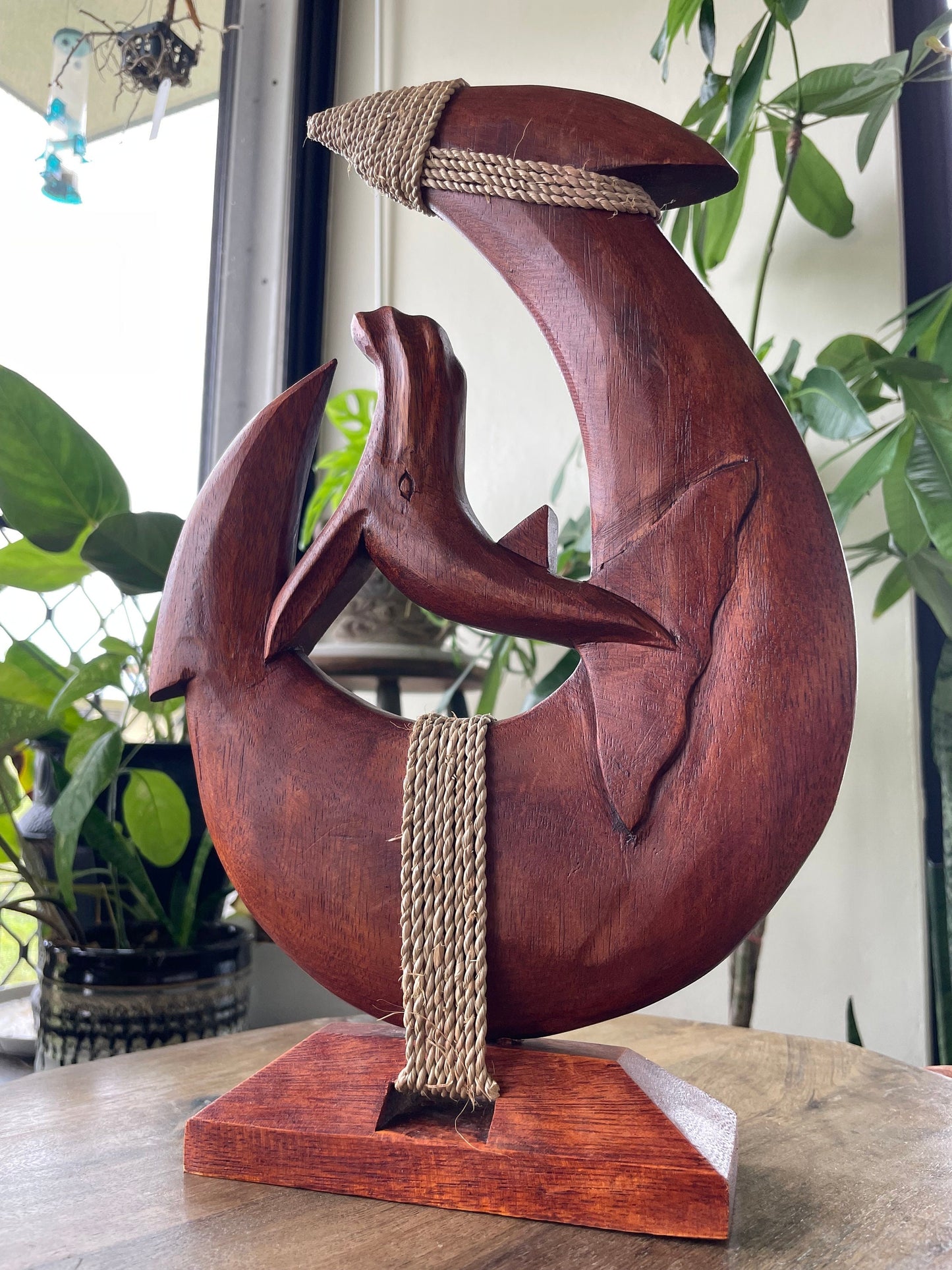 Hand Carved Hibiscus Wood Makau – Tribal Whale Shelf Decor