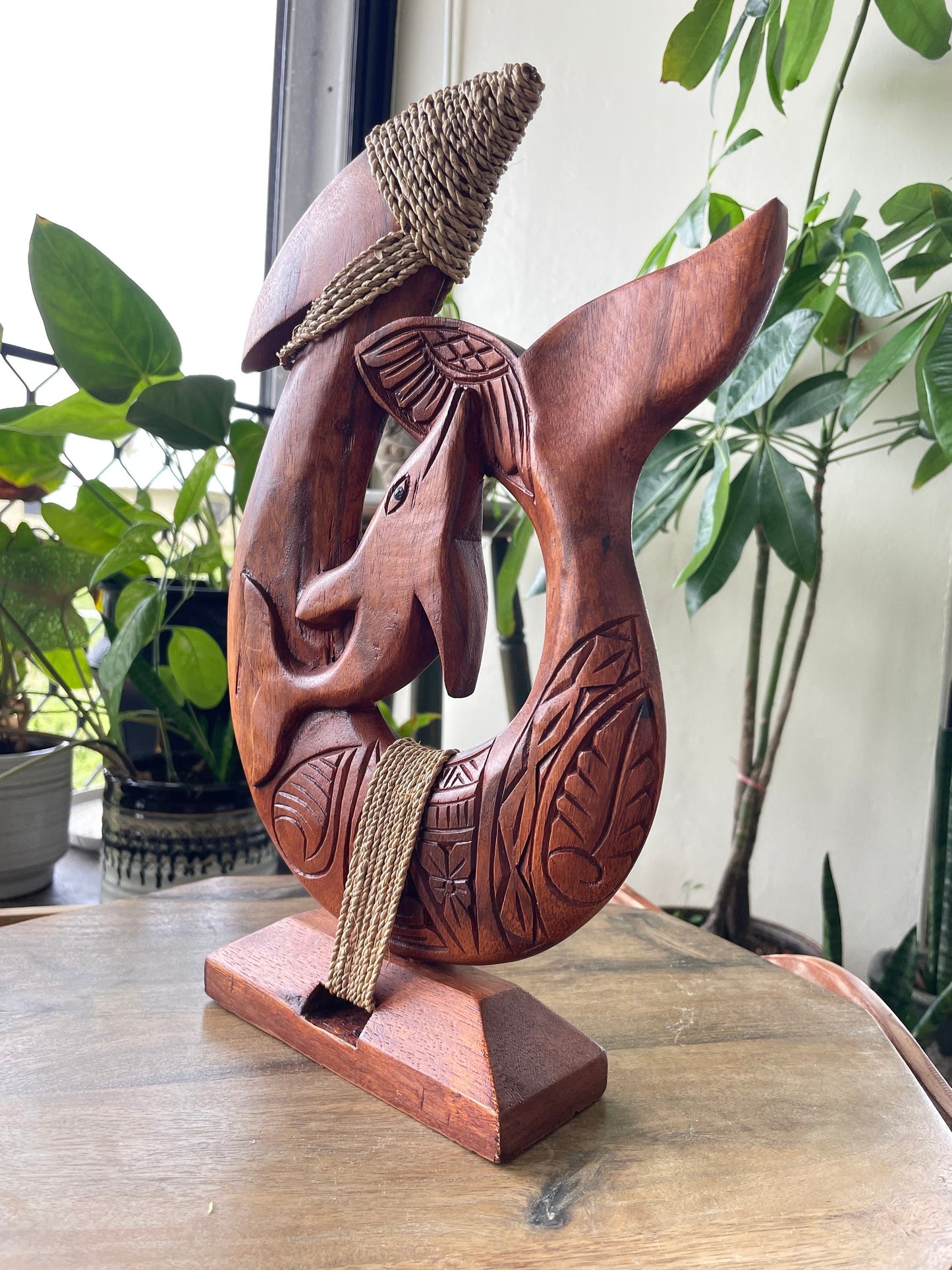 Hand-Carved Sea Hibiscus Wood Makau – Tribal Dolphin Fish Hook Decor