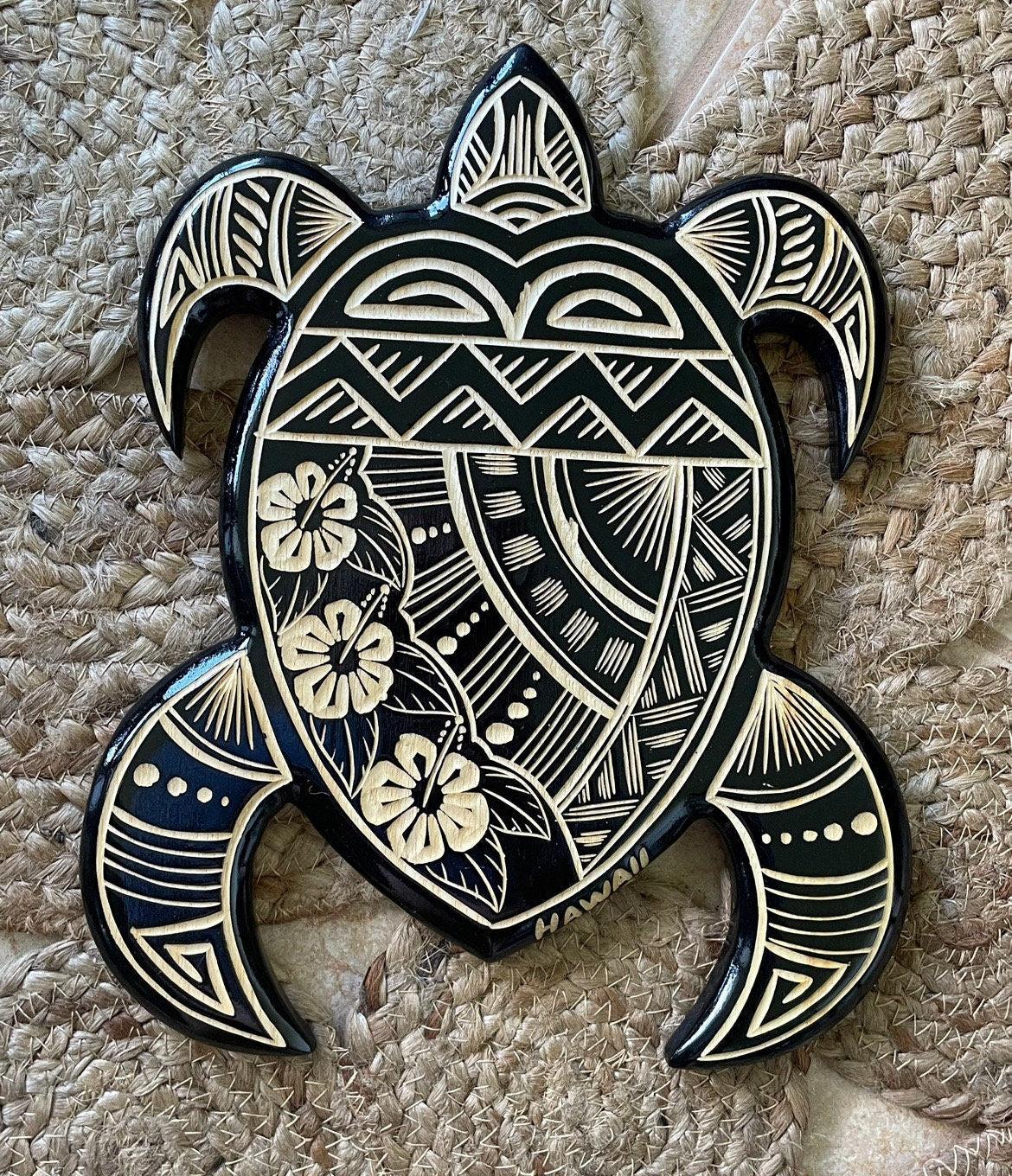 Hand Carved Sea Turtle Plaque – Polynesian Hibiscus Wood Wall Art