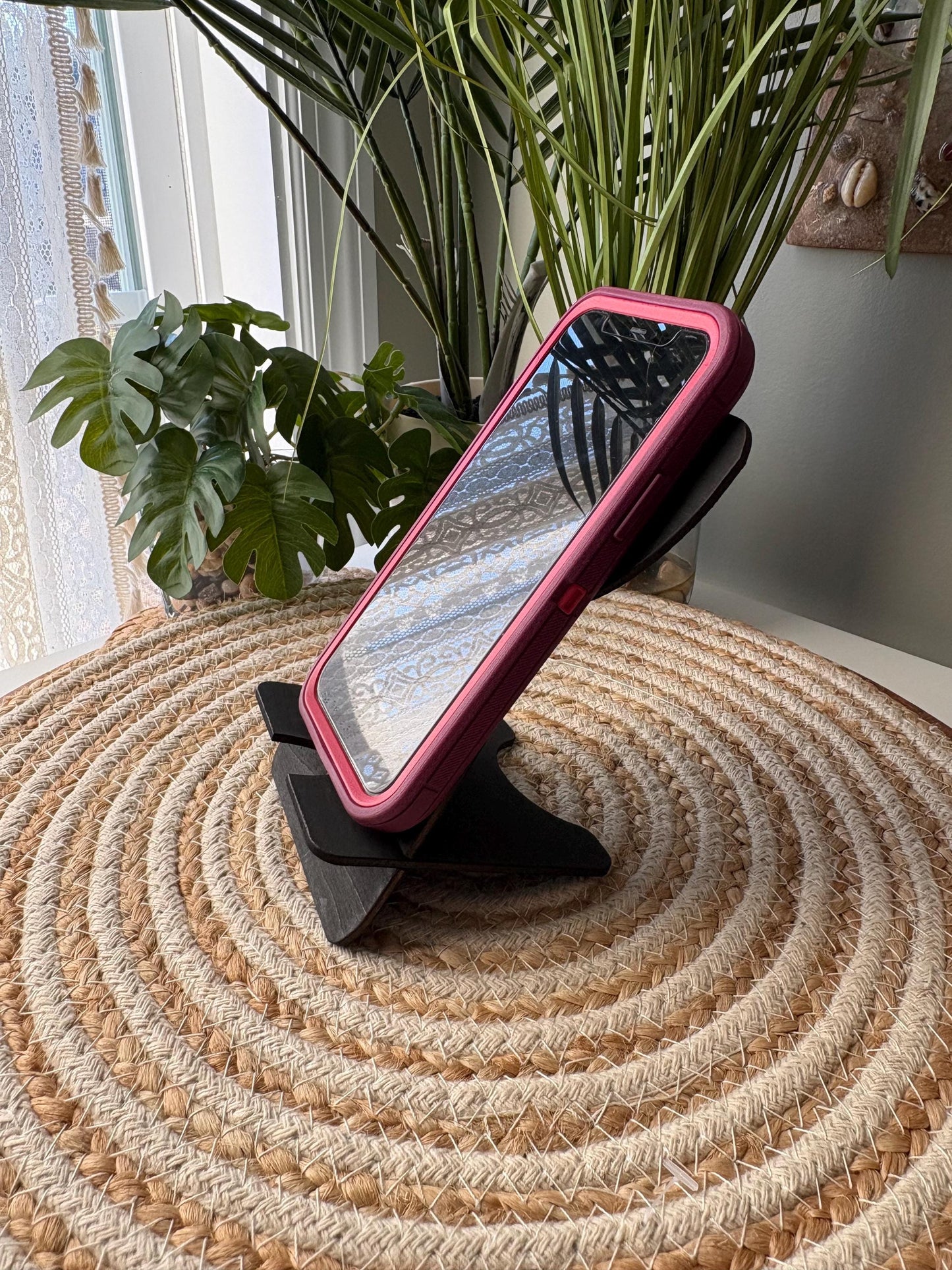 Customizable Micronesian CNMI Latte Stone Cell Phone Holder: Engraved PohnPei Design