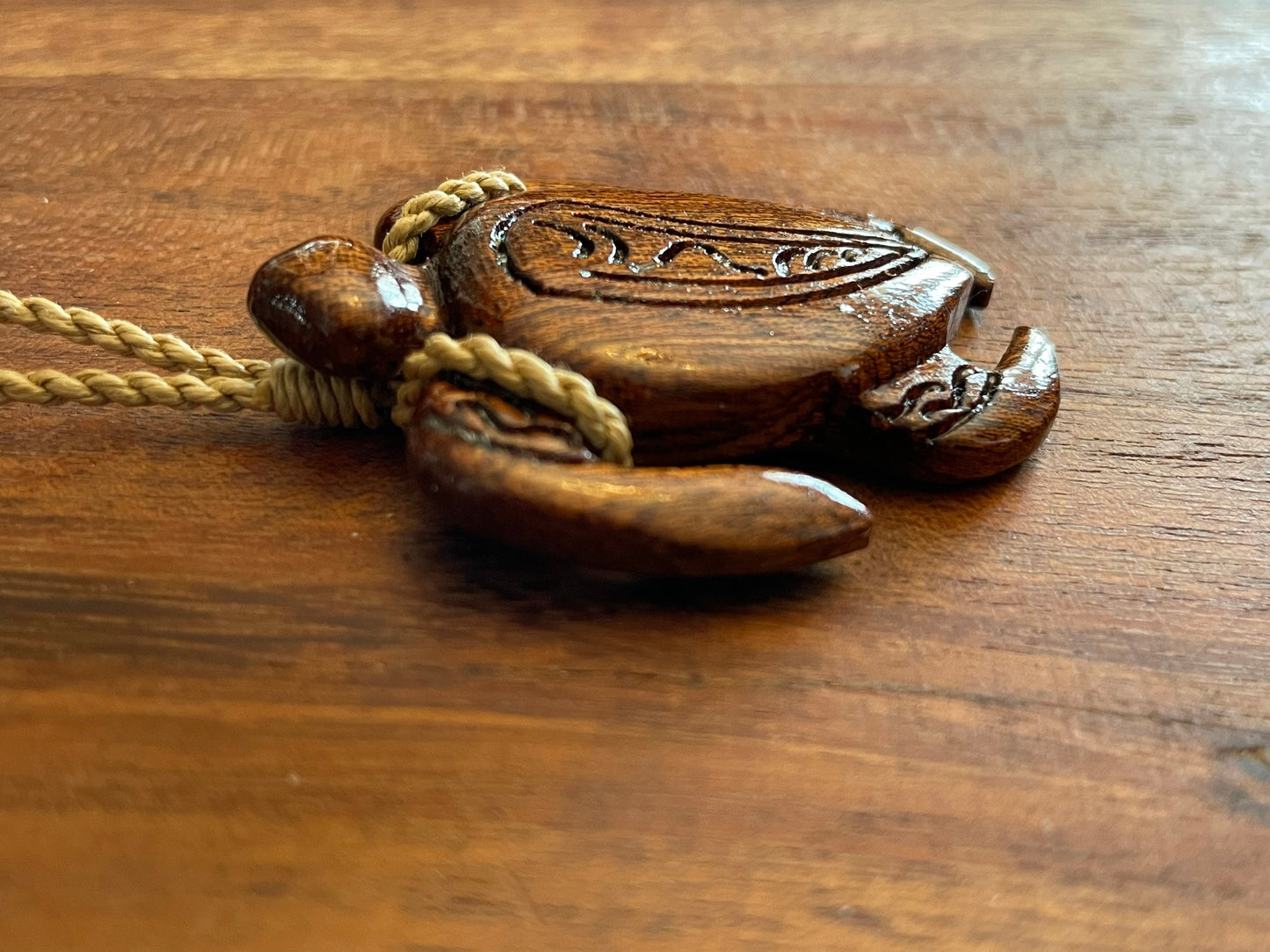 Handcarved Koa Wood Sea Turtle Necklace – Polynesian Honu Jewelry