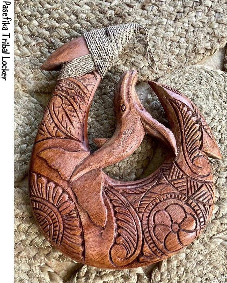 Hand-Carved Sea Hibiscus Wood Makau – Whale Center, Traditional Tribal Design