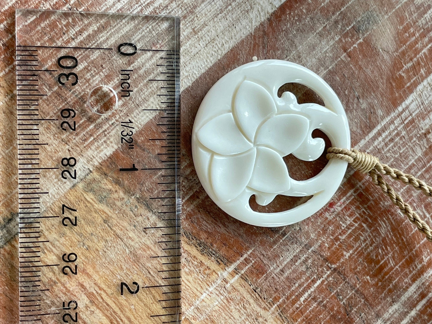 Hand-Carved Bone Plumeria Necklace – Hawaiian Polynesian Style