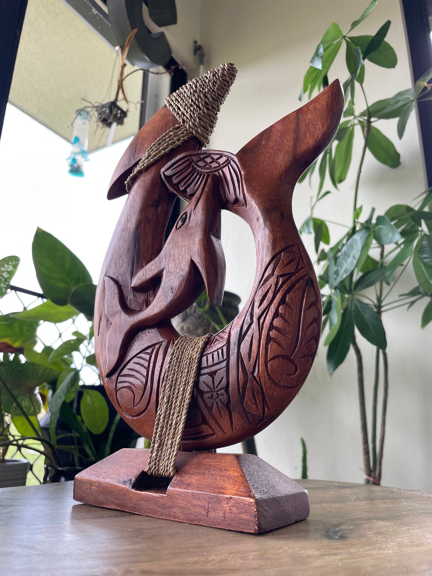 Hand-Carved Sea Hibiscus Wood Makau – Tribal Dolphin Fish Hook Decor