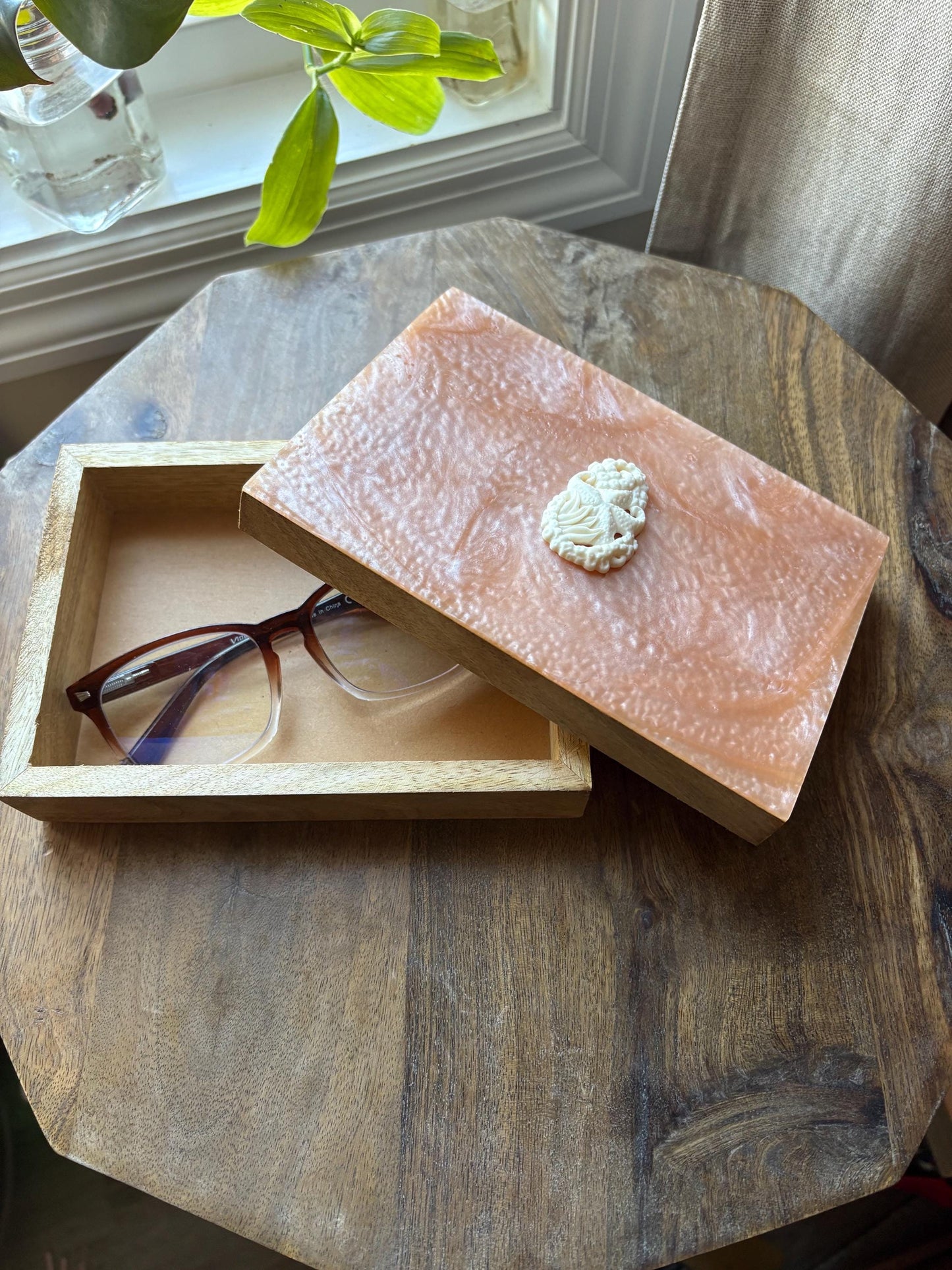 Hand-Crafted Polynesian & Micronesian Wooden and Faux Shell Inlay Box with Bone Starfish Decor