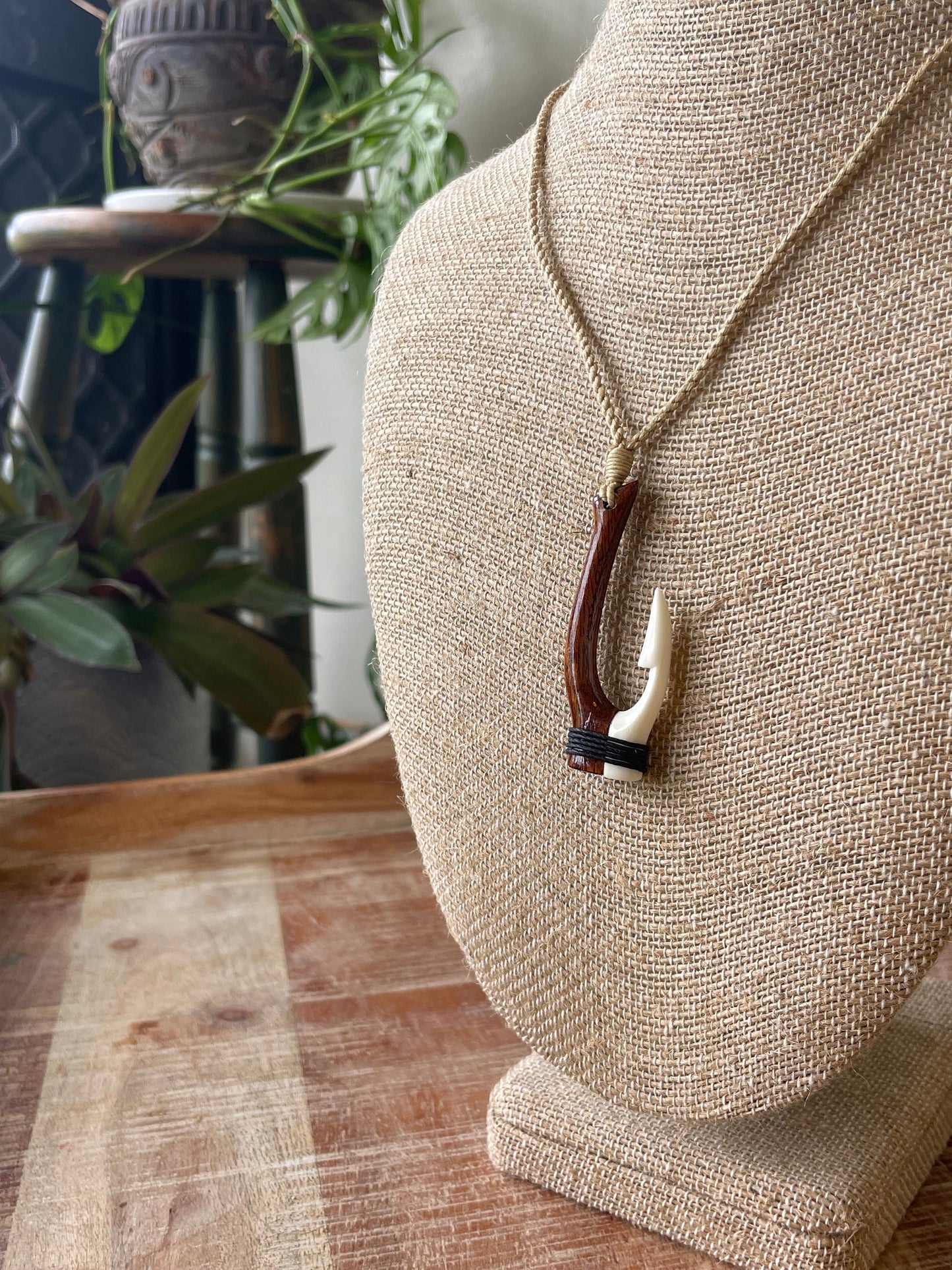 Hand Carved Koa Wood & Buffalo Bone Makau Necklace – Polynesian Fish Hook
