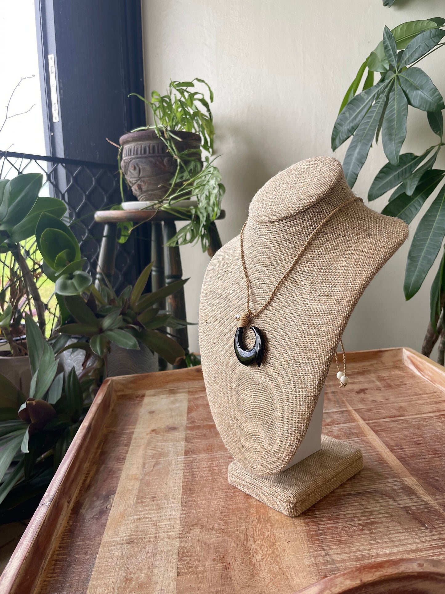 Hand Carved Buffalo Horn Bone Hei Makau Necklace – Polynesian Fish Hook