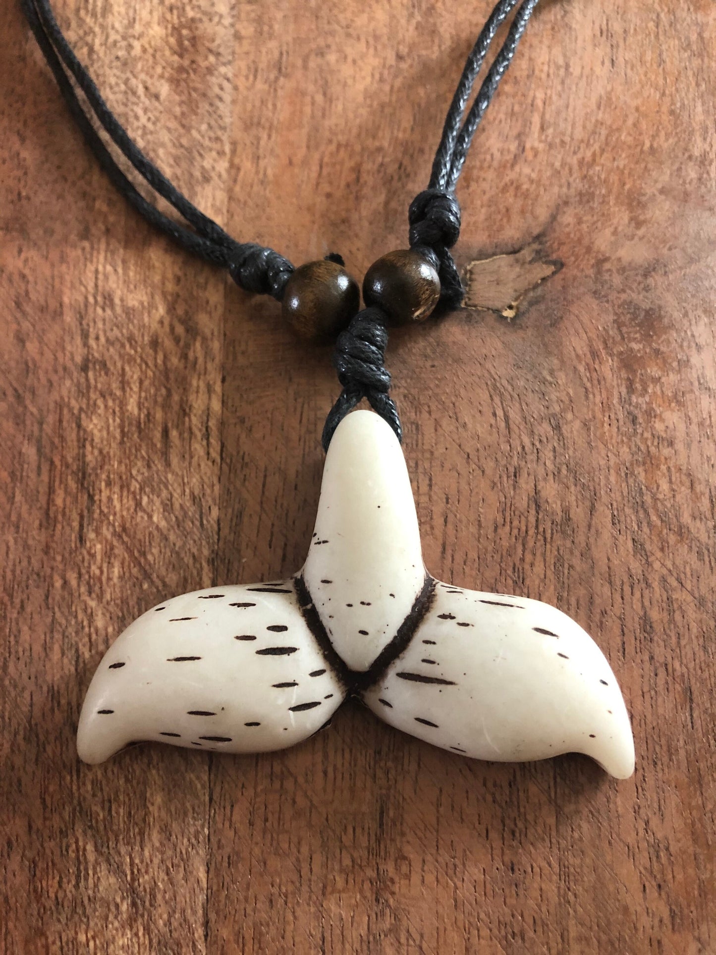Simple Whale Tail Bone & Resin Adjustable Necklace