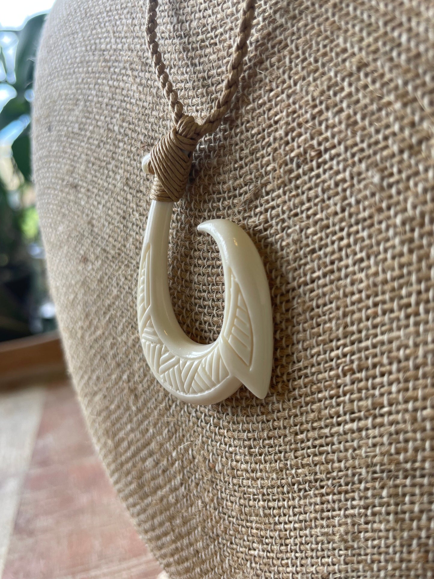 Hand Carved Bone Fish Hook Necklace: Micronesian Polynesian Makau