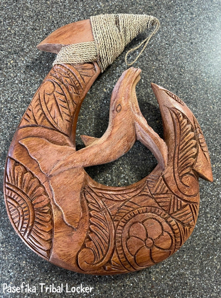 Hand-Carved Sea Hibiscus Wood Makau – Whale Center, Traditional Tribal Design