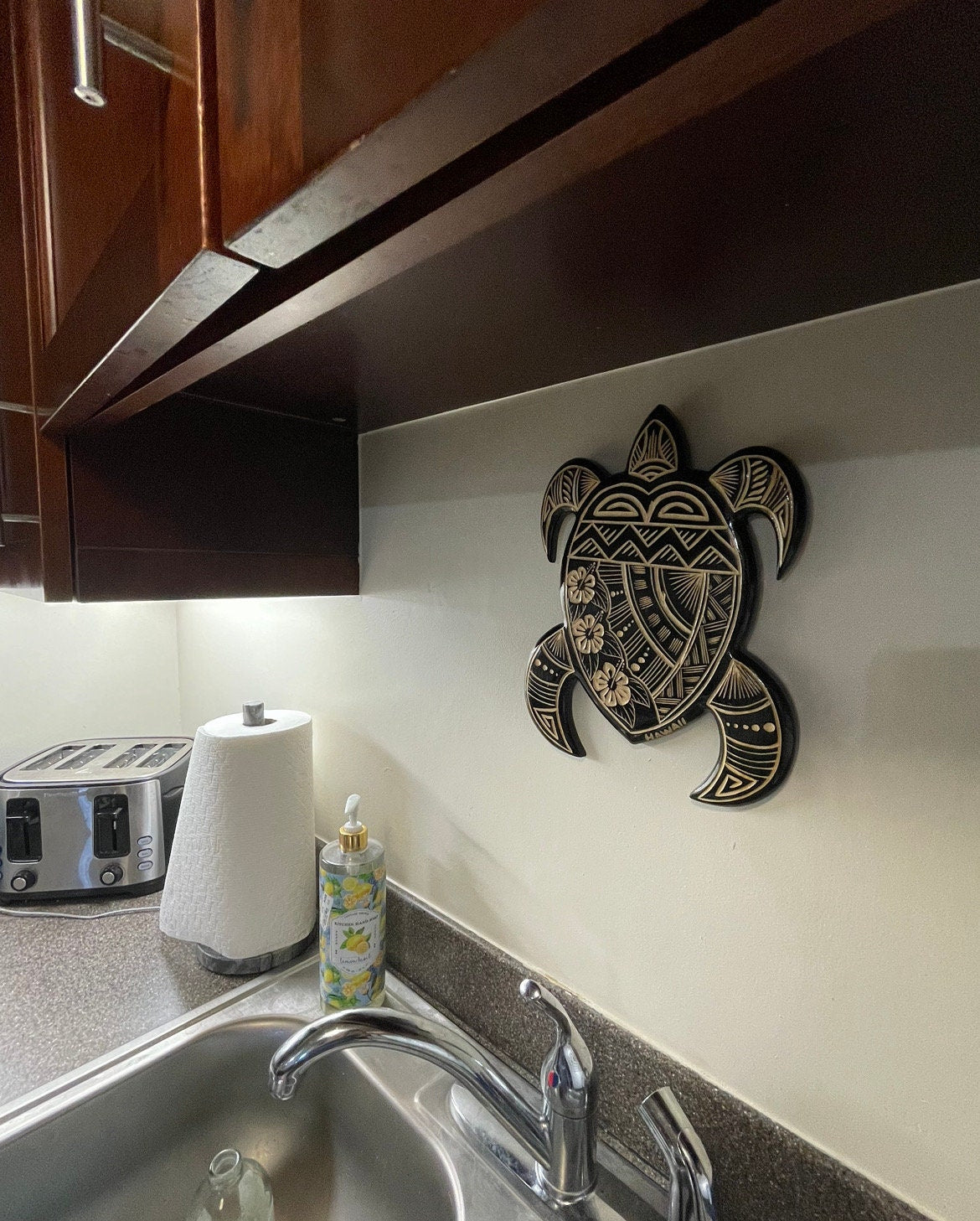 Hand Carved Wood Sea Turtle Plaque – Polynesian Hibiscus Wall Art