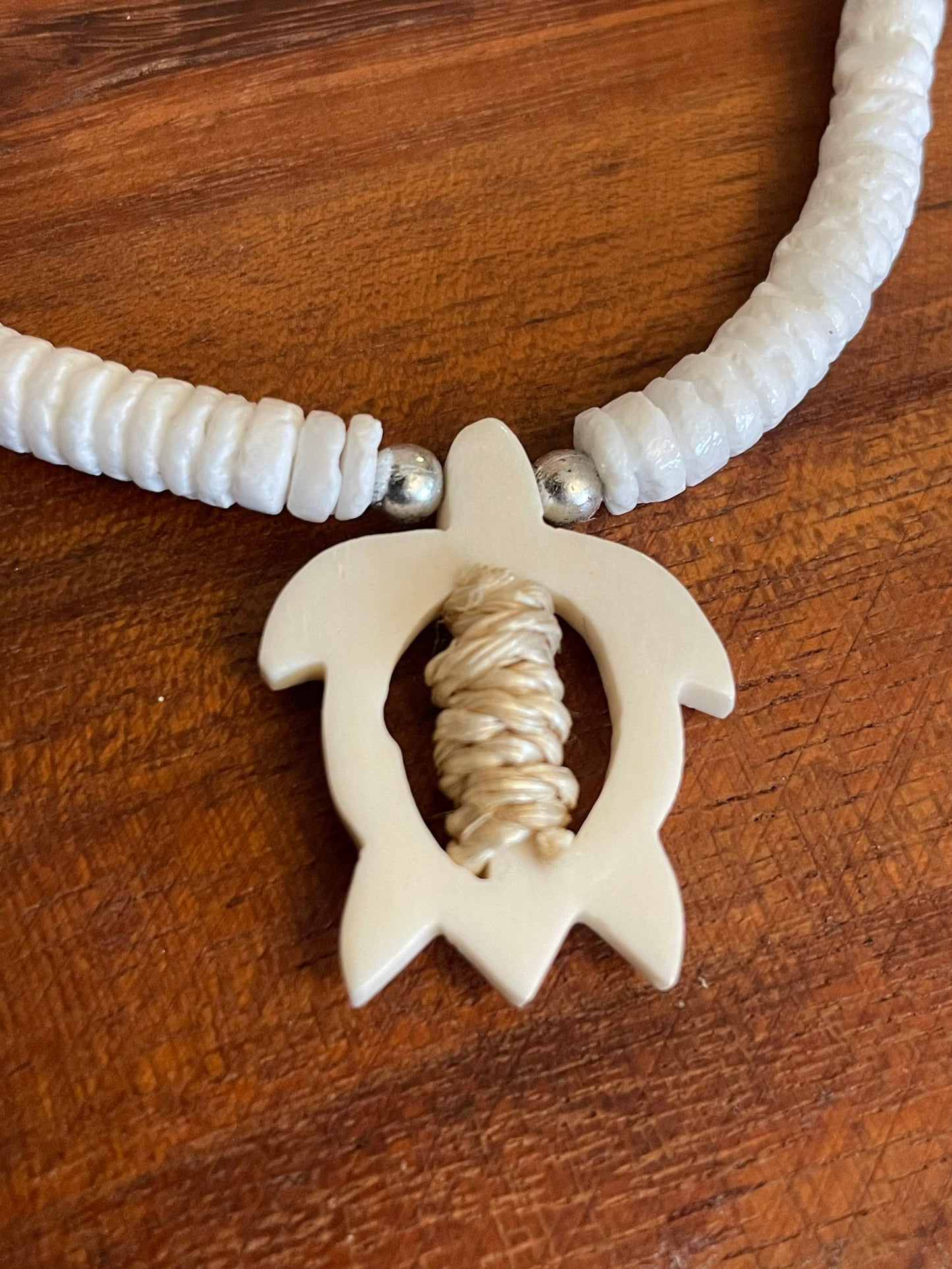 Polynesian Litub Shell Necklace – Hand Carved Bone Turtle Pendant