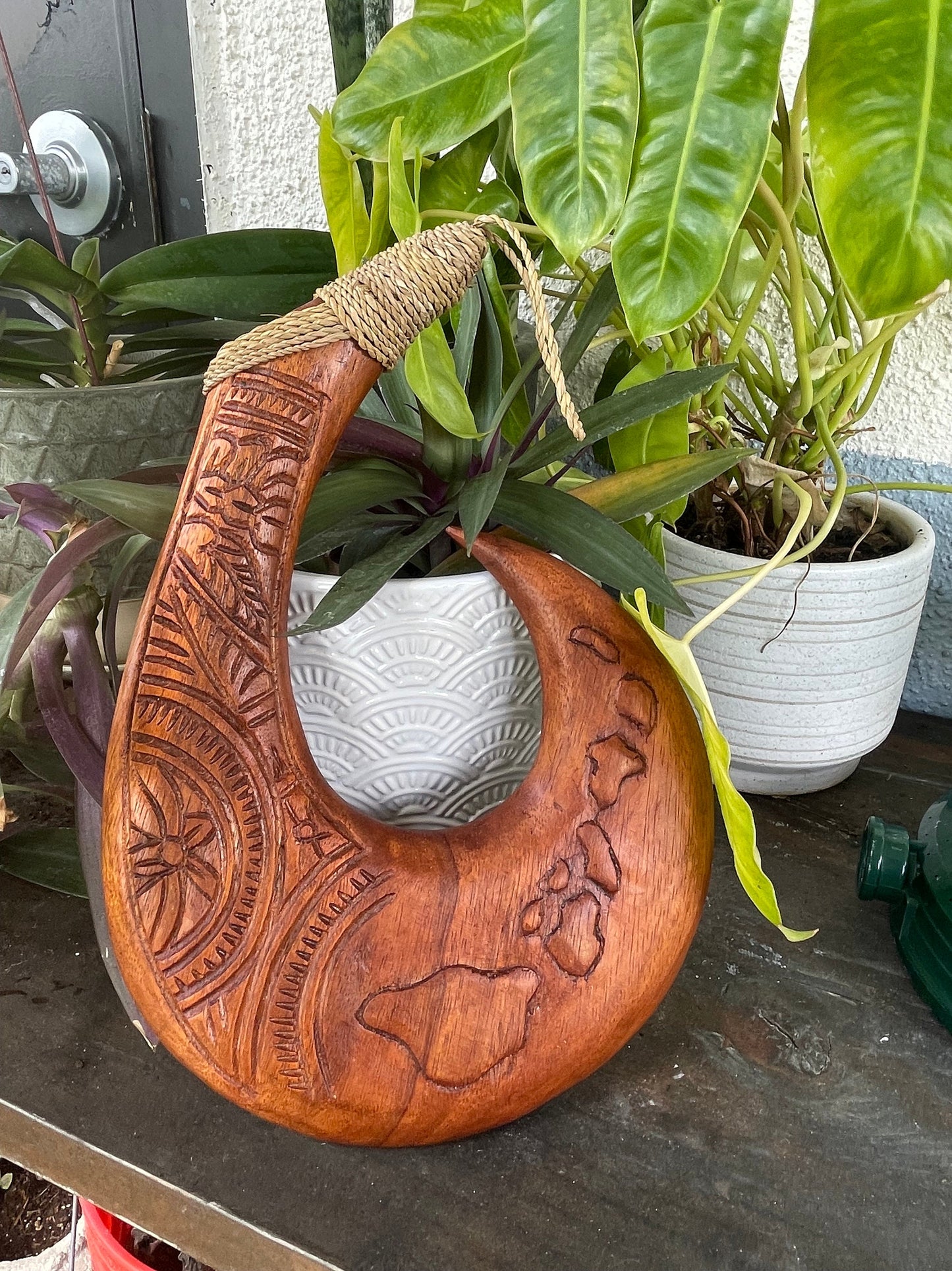 Hand-Carved Sea Hibiscus Wood Makau – Hawaiian Islands Map, Tribal Design