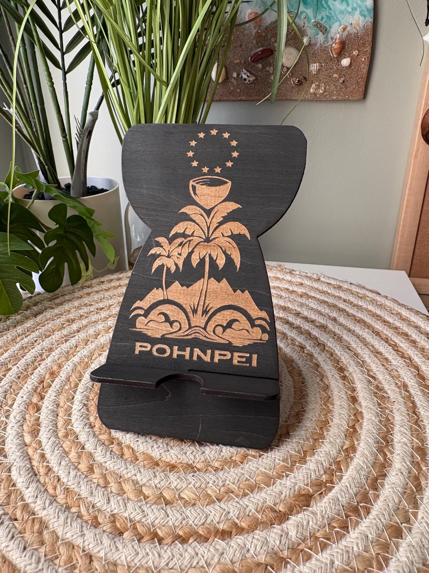 Customizable Micronesian CNMI Latte Stone Cell Phone Holder: Engraved PohnPei Design