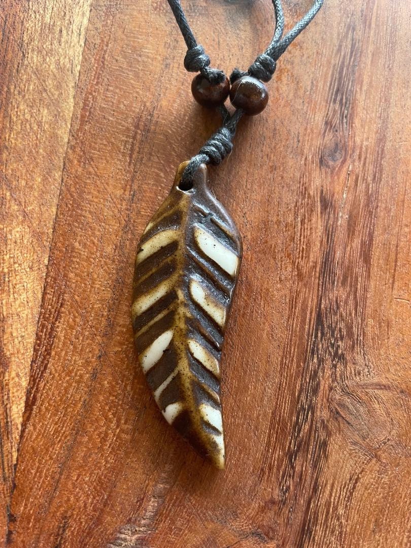 Simple and Quaint Bohemian Styled Handcrafted Tribal Feather Adjustable Bone & Resin Necklace