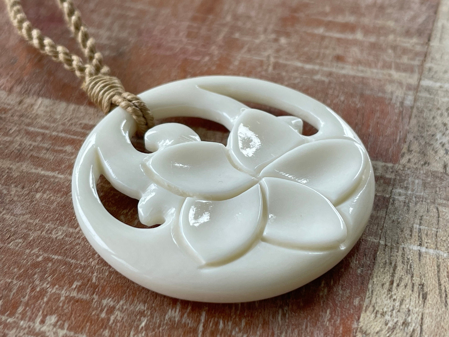 Hand-Carved Bone Plumeria Necklace – Hawaiian Polynesian Style