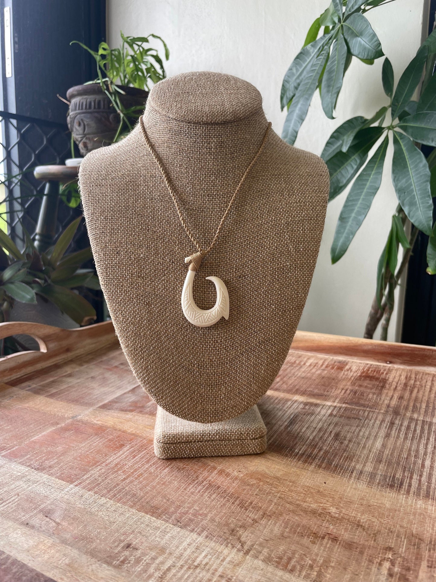 Hand Carved Bone Fish Hook Necklace: Micronesian Polynesian Makau