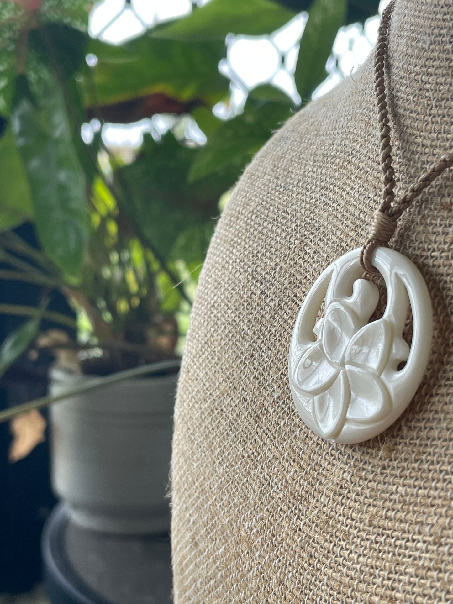 Hand-Carved Bone Plumeria Necklace – Hawaiian Polynesian Style