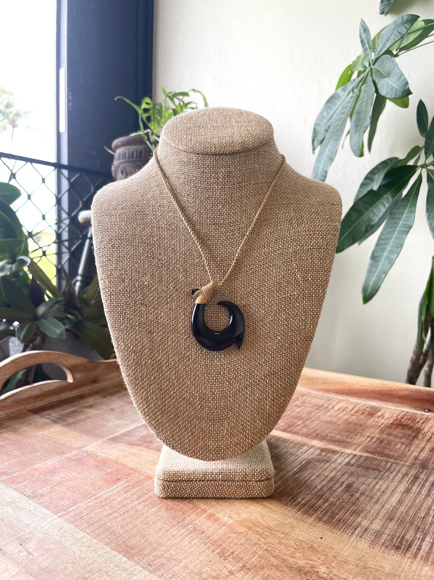 Hand Carved Buffalo Horn Bone Hei Makau Necklace – Polynesian Fish Hook