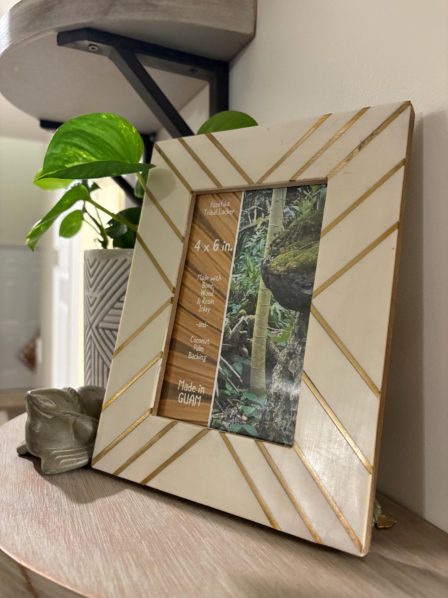Beautiful Unique Polynesian - Micronesian Bone & Wood Inlay 4x6 Picture Frame