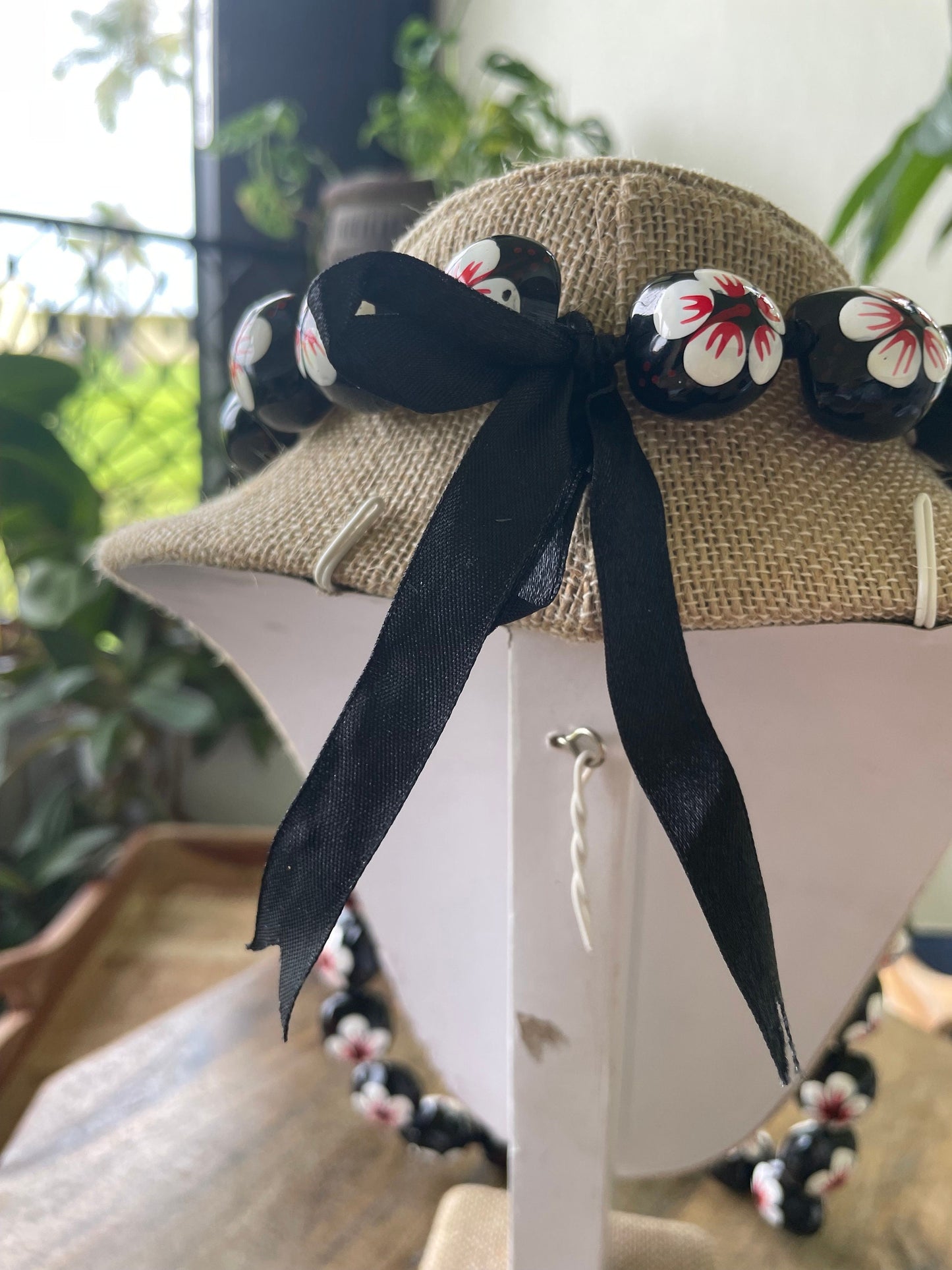 Hand-Painted Kukui Nut Lei: White & Pink Hibiscus, Ribbon Tie