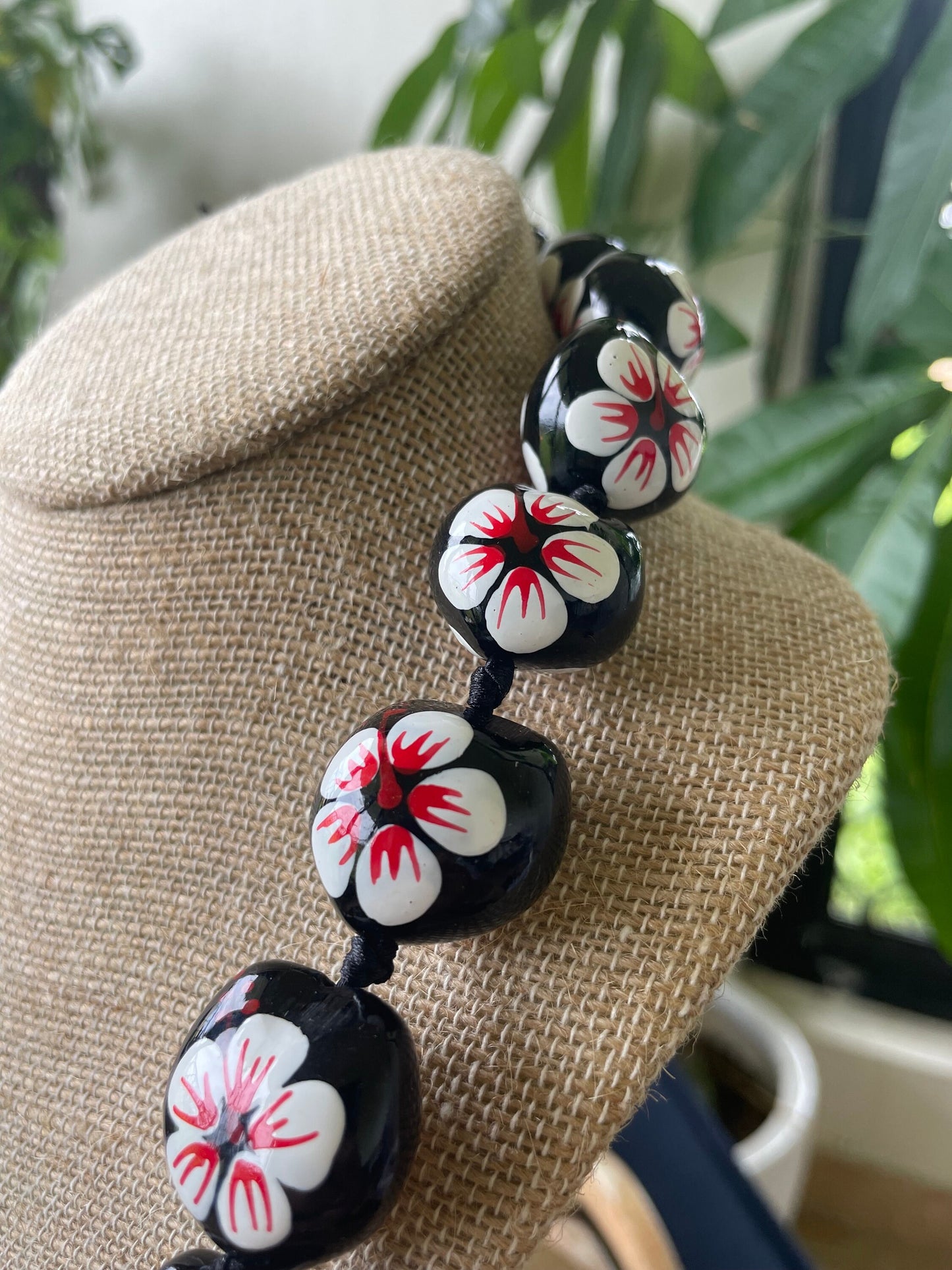 Hand-Painted Kukui Nut Lei: White & Pink Hibiscus, Ribbon Tie