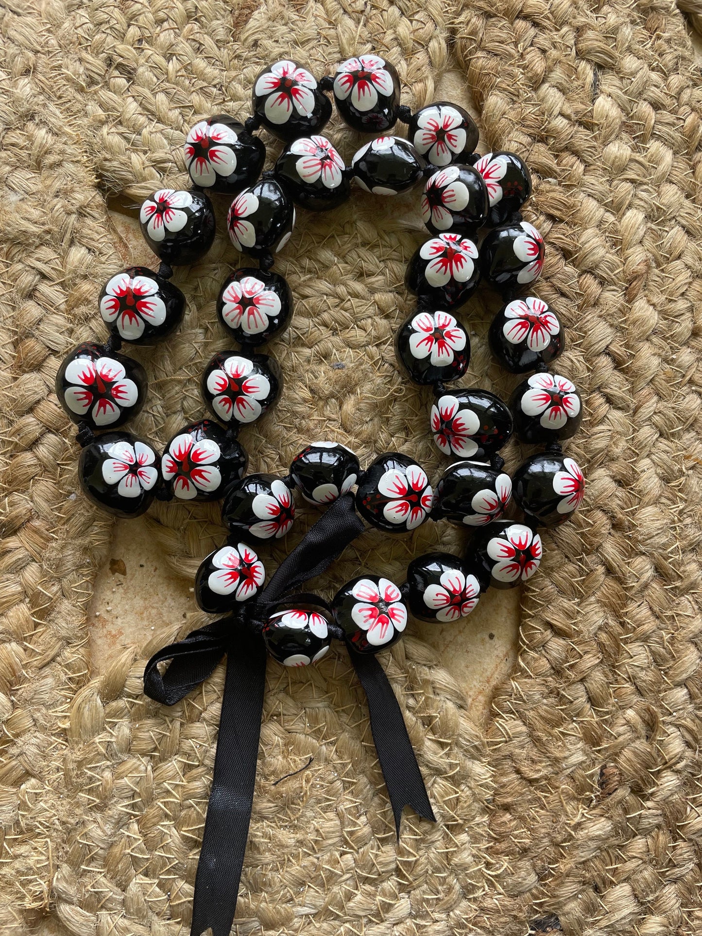 Hand-Painted Kukui Nut Lei: White & Pink Hibiscus, Ribbon Tie