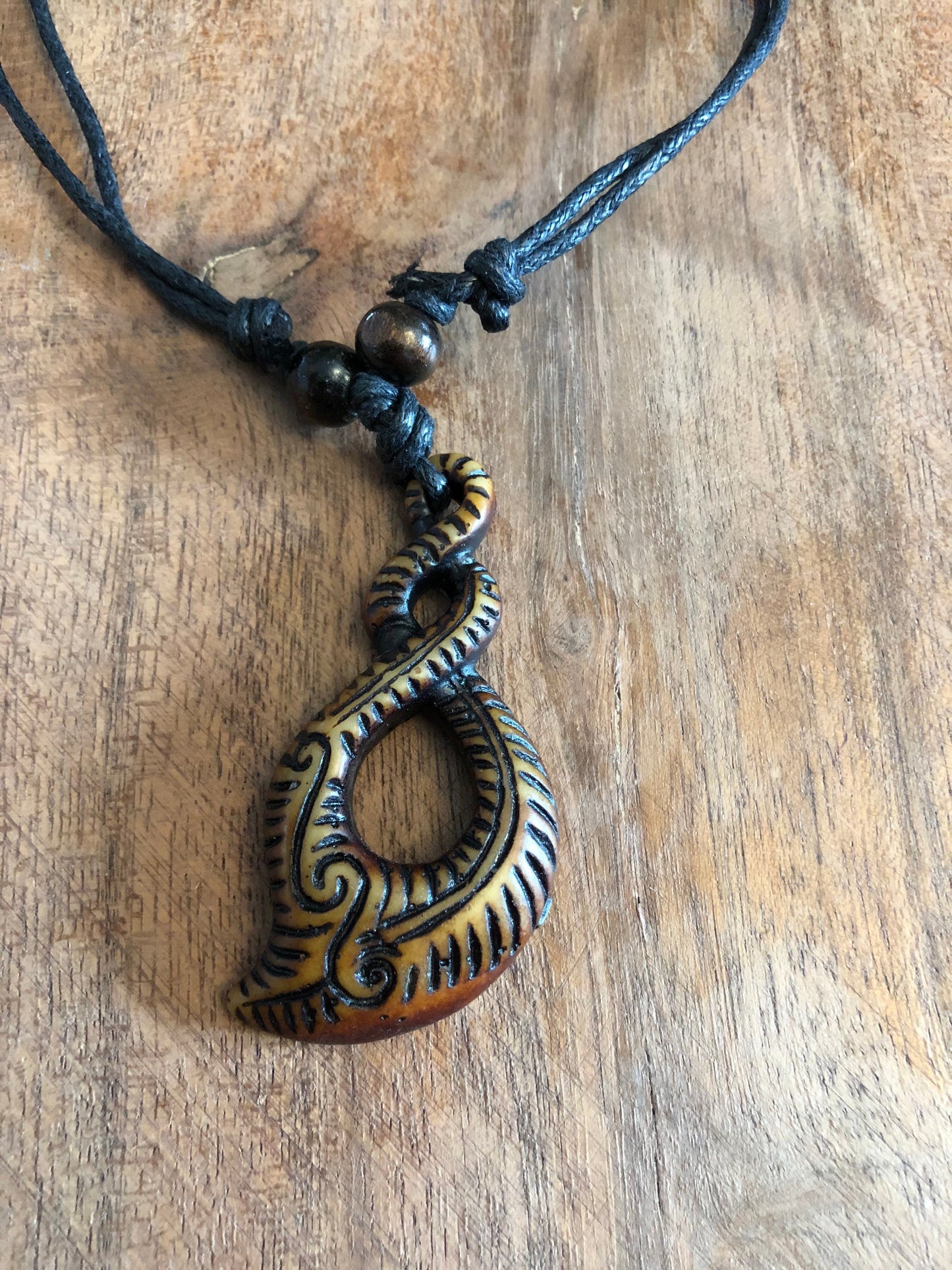 Yak Bone Pikorua Necklace: Adjustable Polynesian Surfer Style
