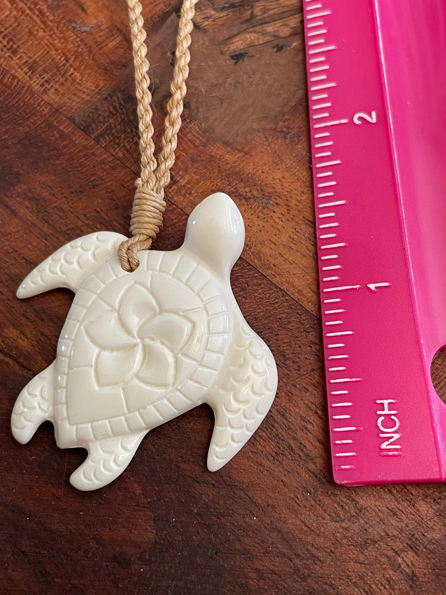 Engraved Buffalo Bone Sea Turtle Necklace – Polynesian Honu Pendant