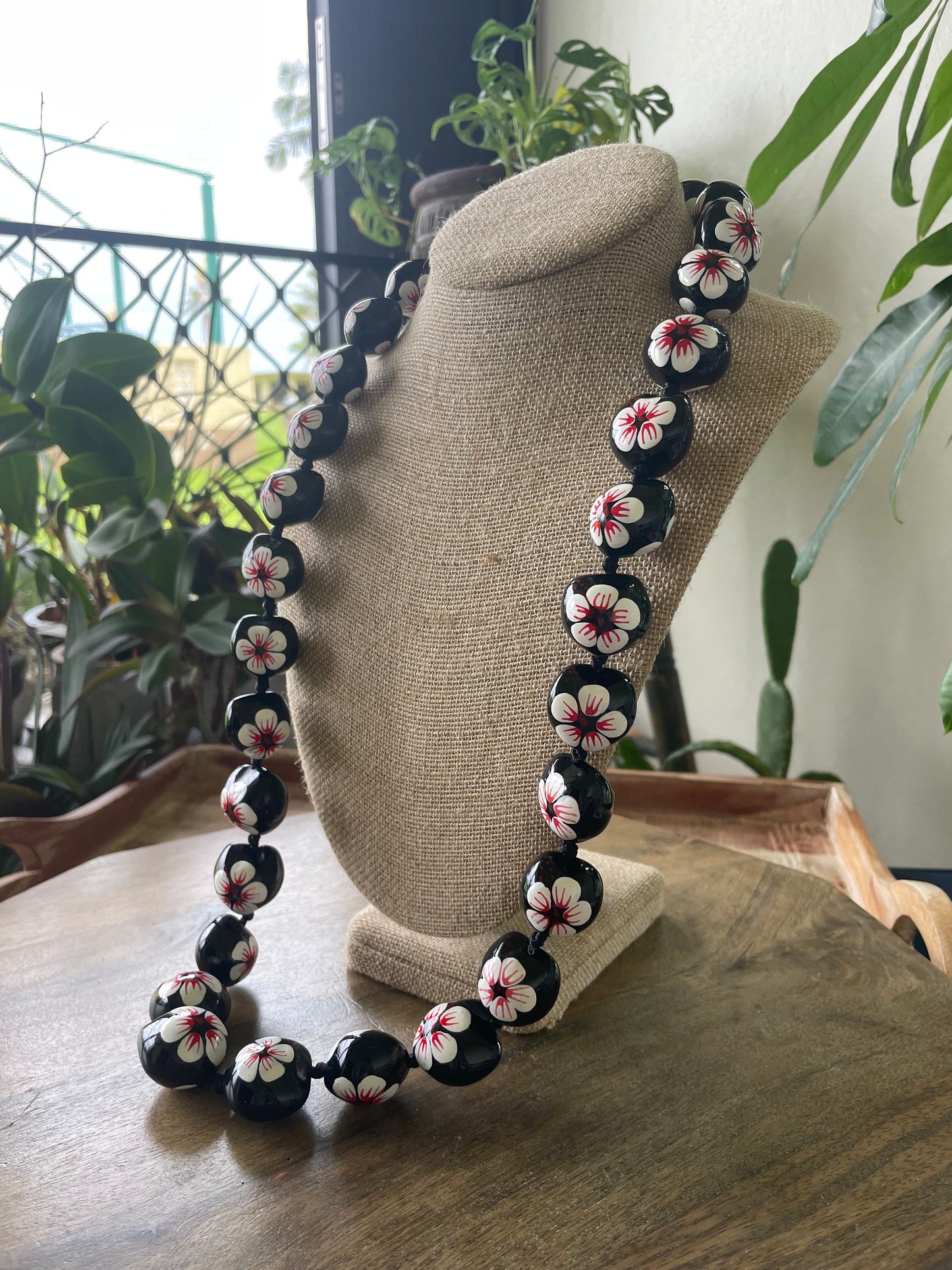Hand-Painted Kukui Nut Lei: White & Pink Hibiscus, Ribbon Tie