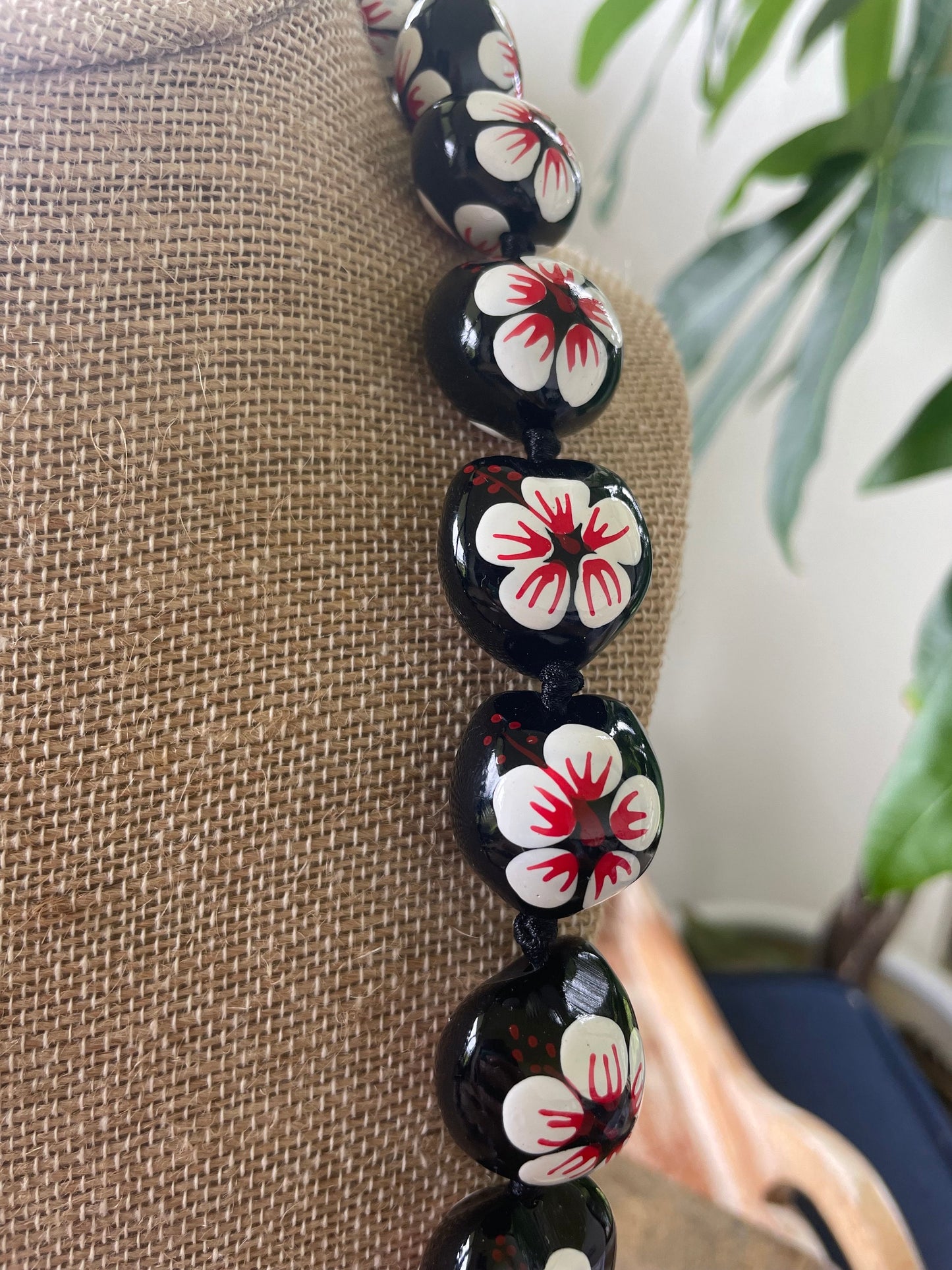 Hand-Painted Kukui Nut Lei: White & Pink Hibiscus, Ribbon Tie