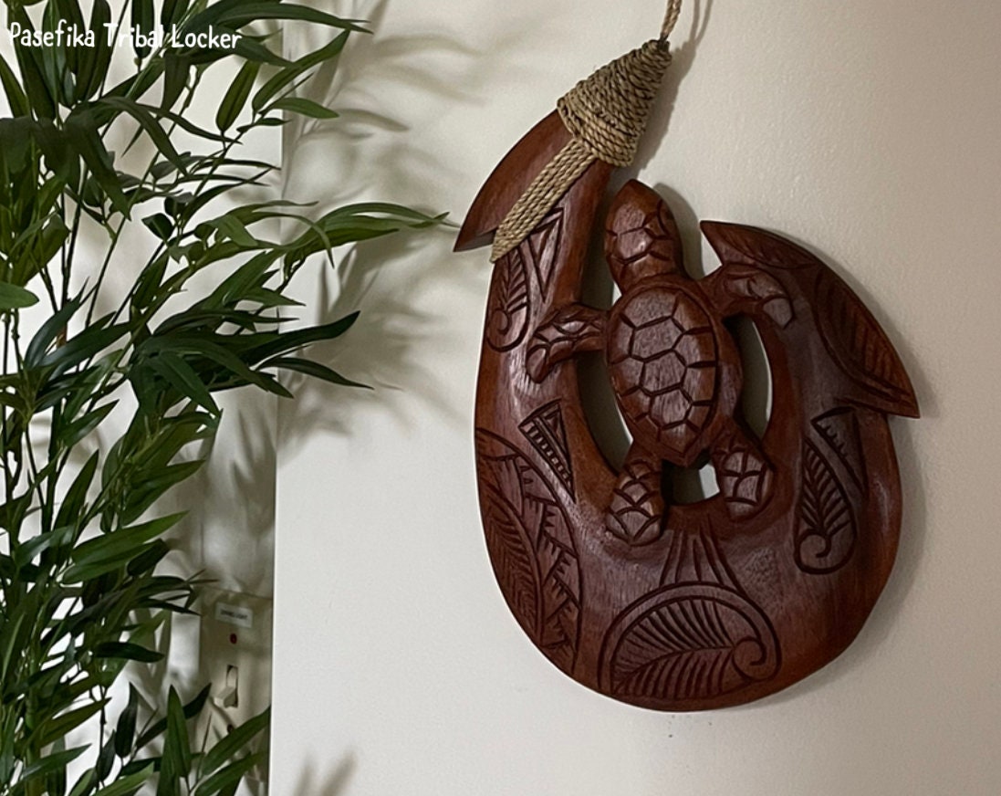 Hand-Carved Sea Hibiscus Makau – Tribal Honu Turtle Plaque