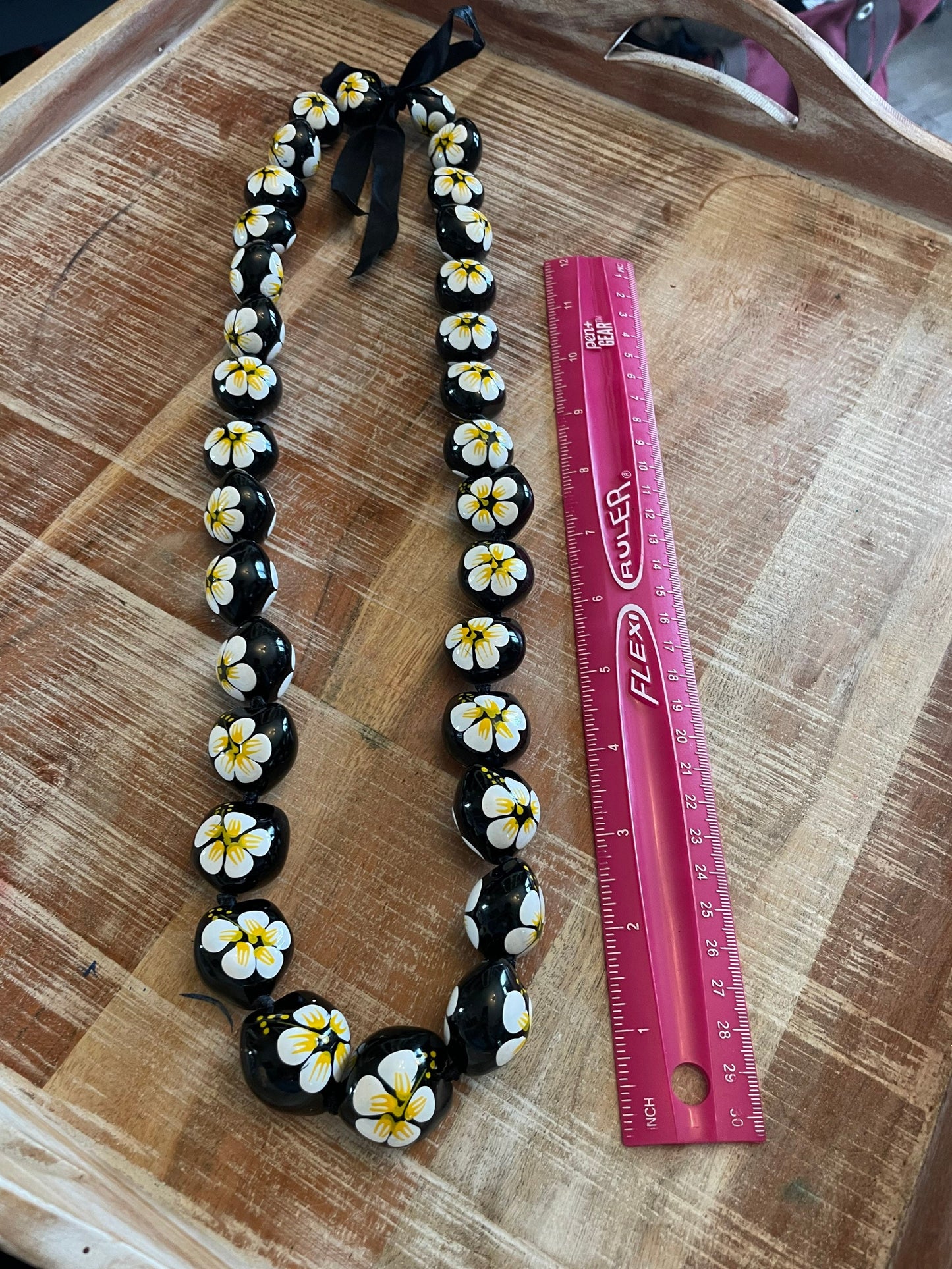 Hibiscus Kukui Nut Lei – Hand Painted, Traditional Ribbon Tie