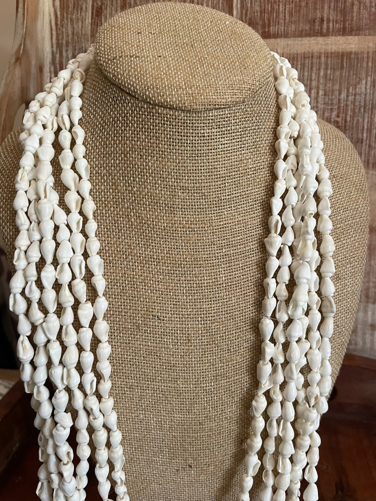 Handcrafted Nasa Shell Lei Necklace Set – Polynesian Island Wear
