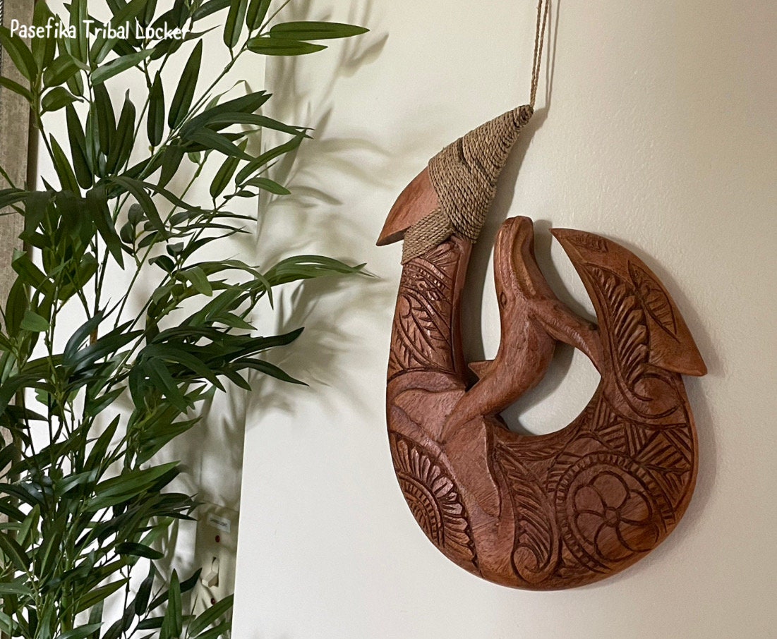Hand-Carved Sea Hibiscus Wood Makau – Whale Center, Traditional Tribal Design