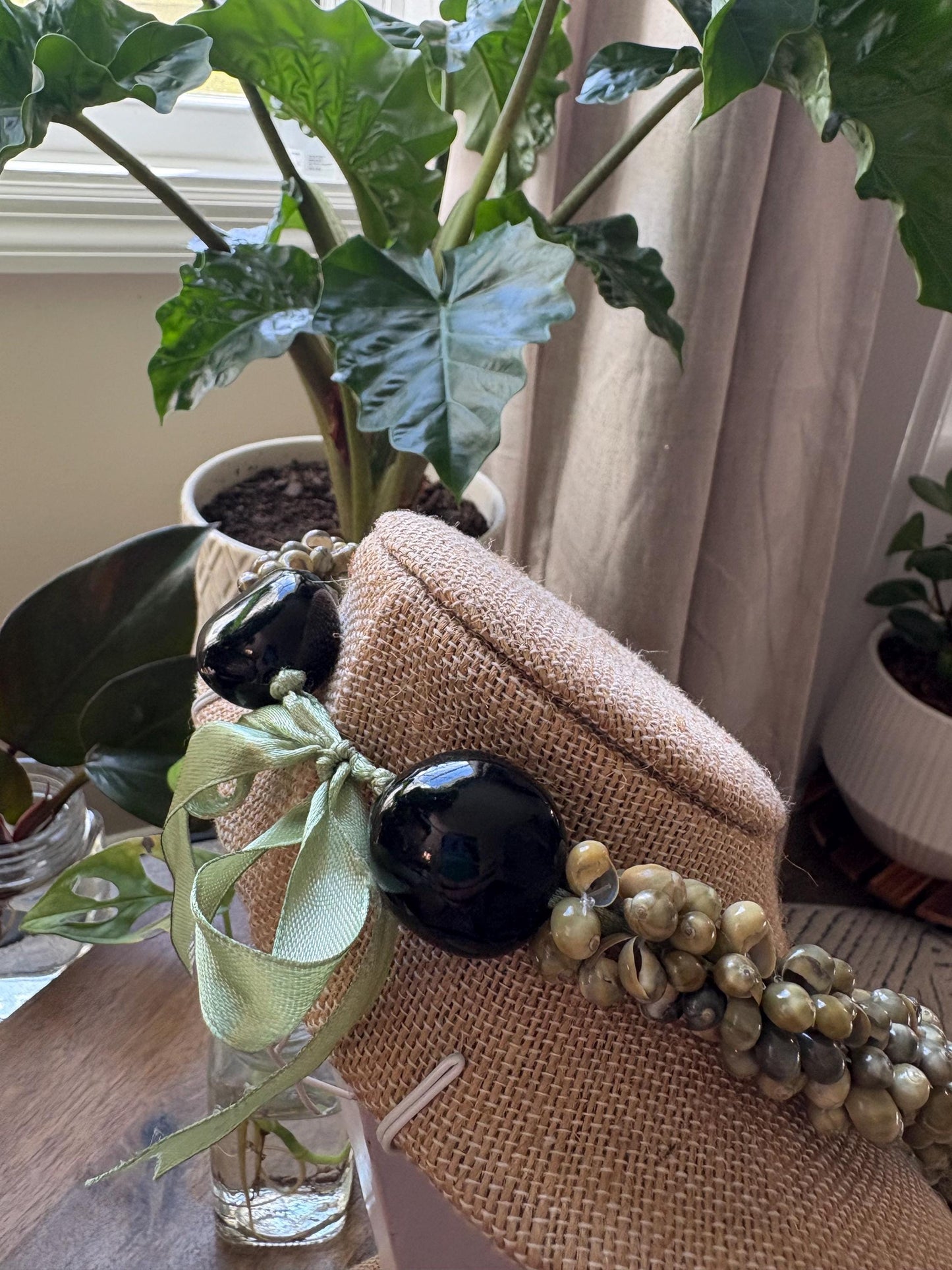 Sage Green Mongo Shell Lei Necklace – Adjustable Ribbon Tie