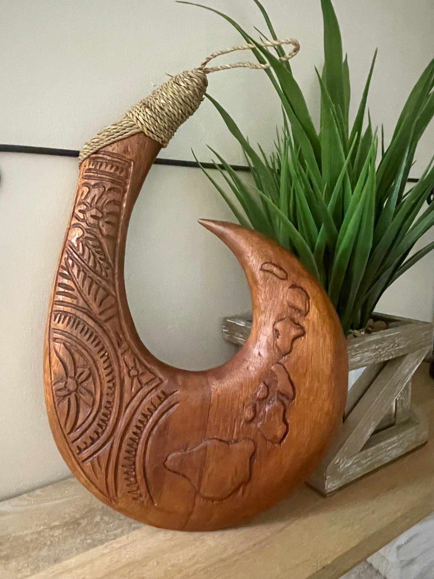 Hand-Carved Sea Hibiscus Wood Makau – Hawaiian Islands Map, Tribal Design
