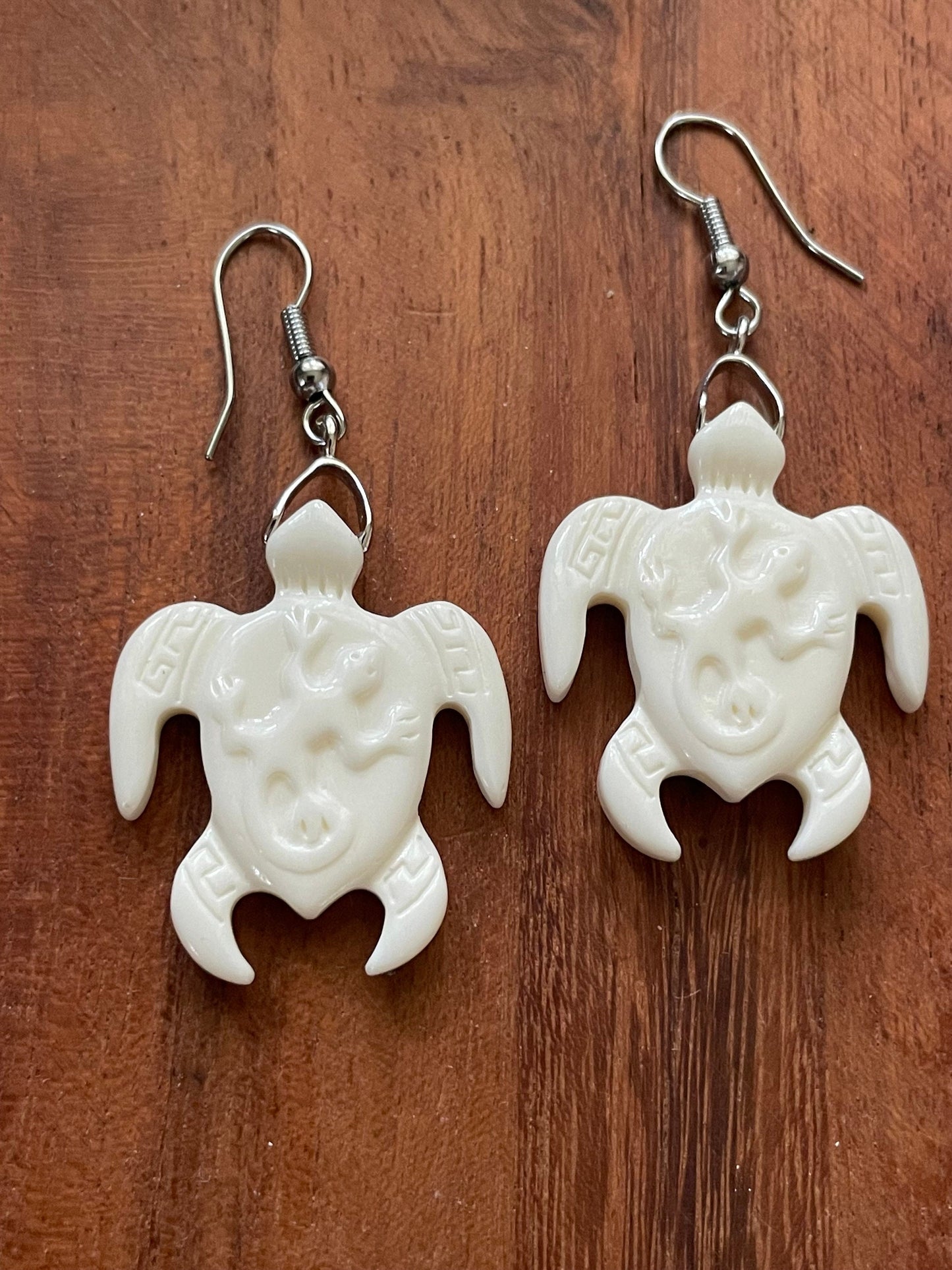 Bone Sea Turtle Dangle Earrings - Polynesian Pili Engraved Honu