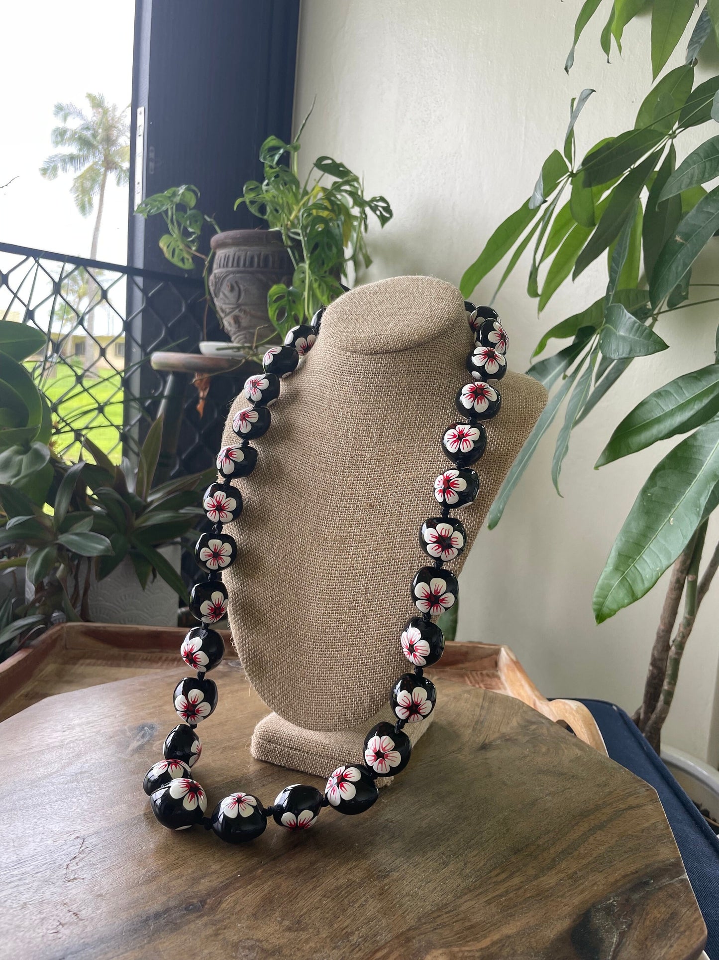 Hand-Painted Kukui Nut Lei: White & Pink Hibiscus, Ribbon Tie